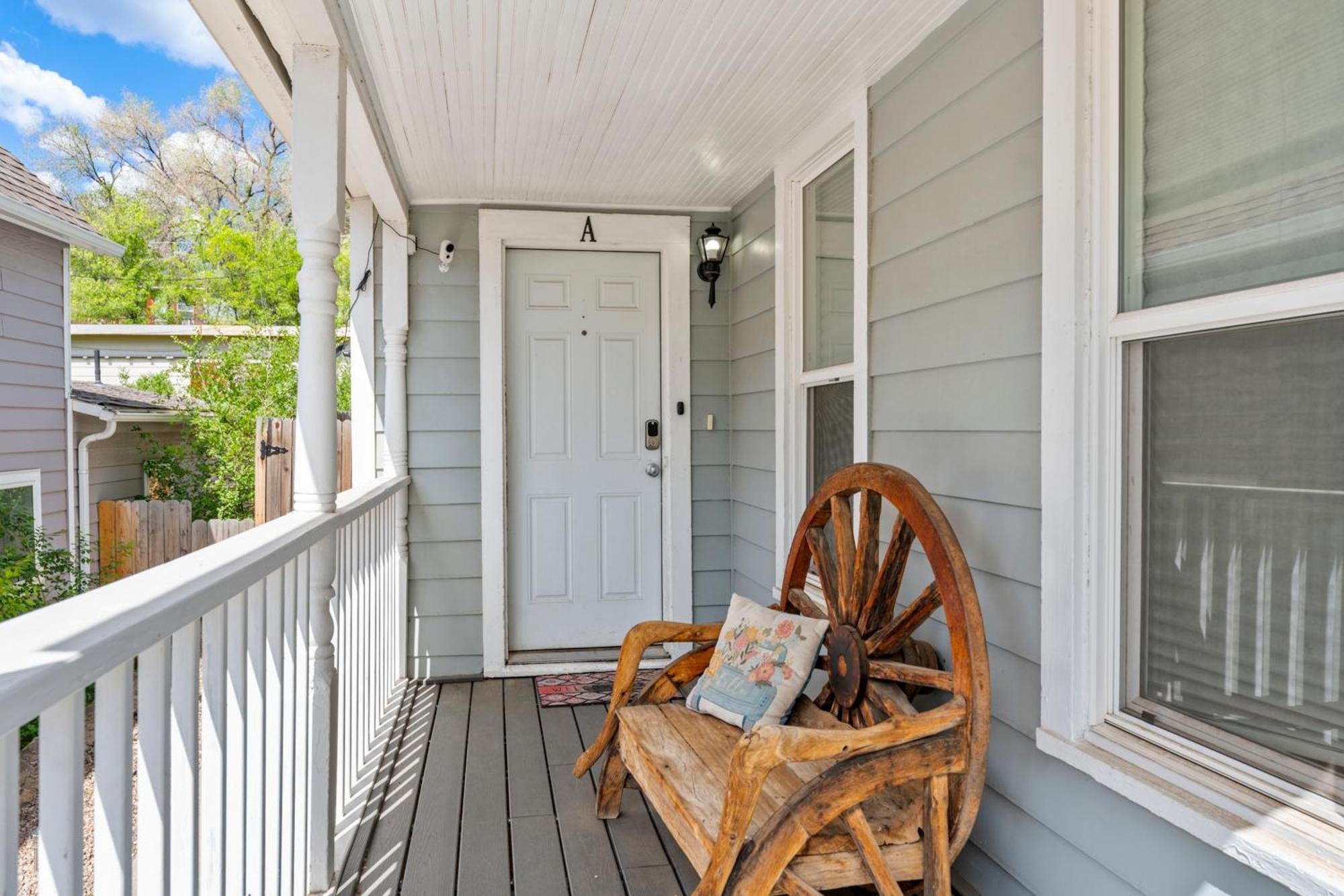 3 Bedroom *downtown* With Firepit Colorado Springs