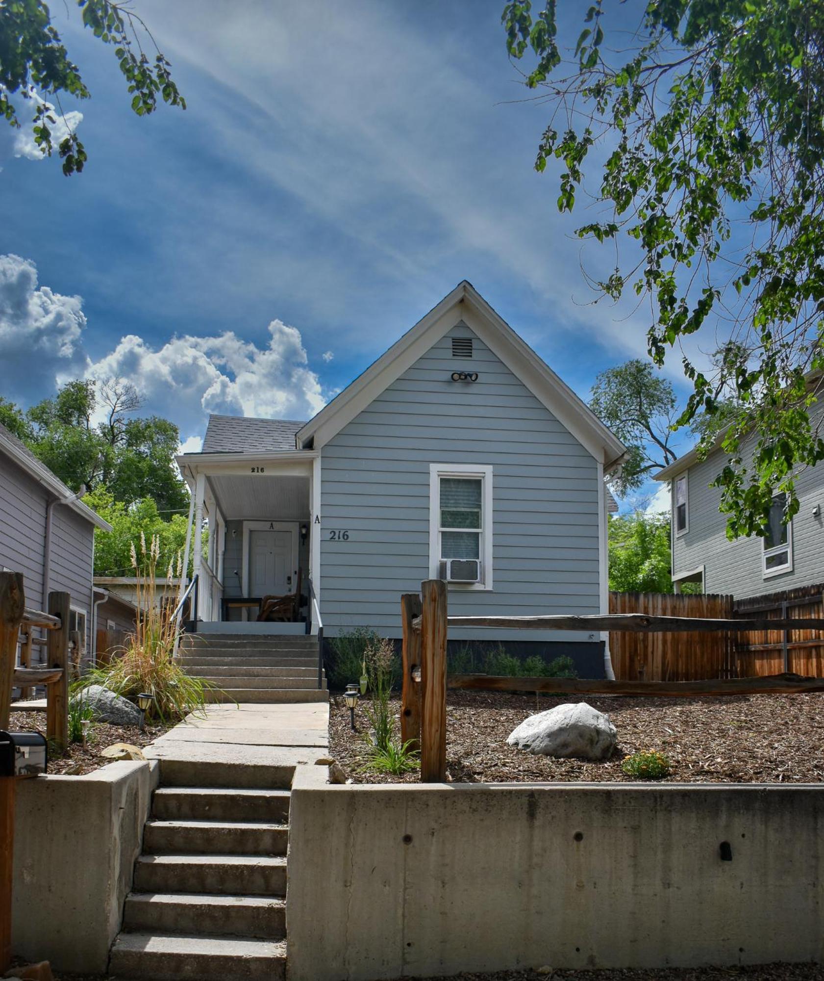 Holiday home 3 Bedroom *downtown* With Firepit Colorado Springs