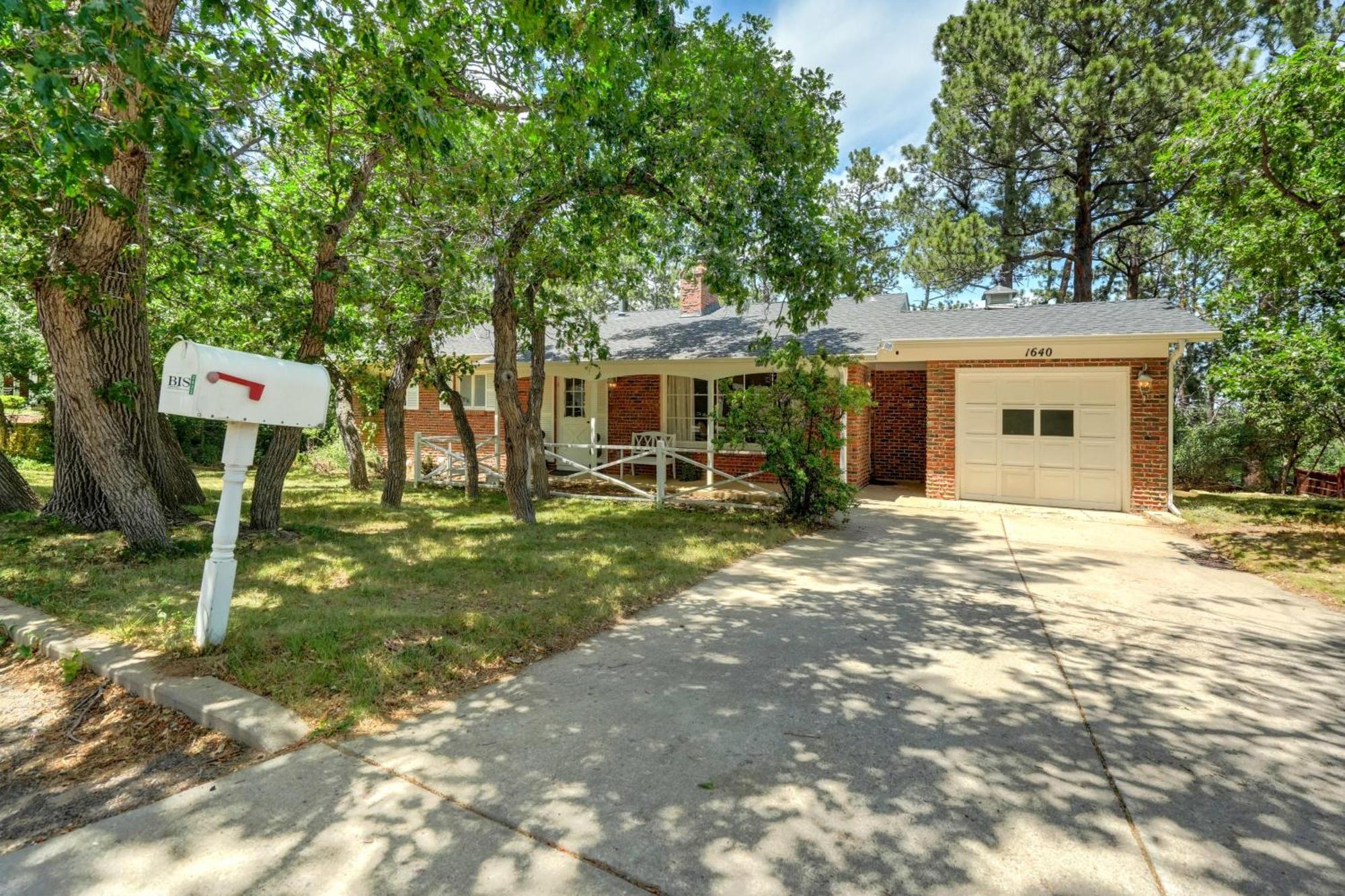 Canopy Springs Game & Covered Outdoor Oasis Holiday home *