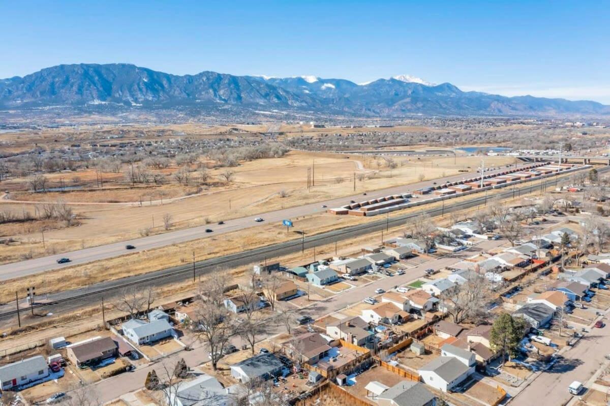 3bd Family Retreat Near Cos Airport & Carson *
