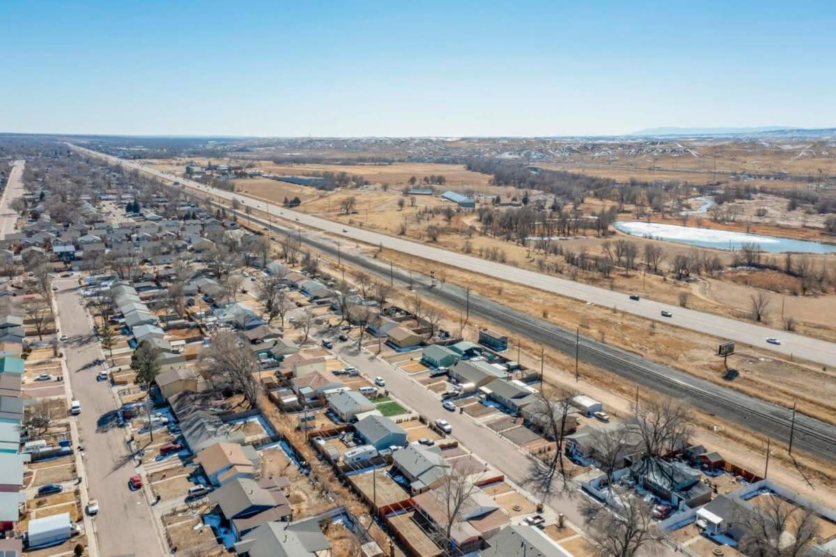 Holiday home 3bd Family Retreat Near Cos Airport & Carson