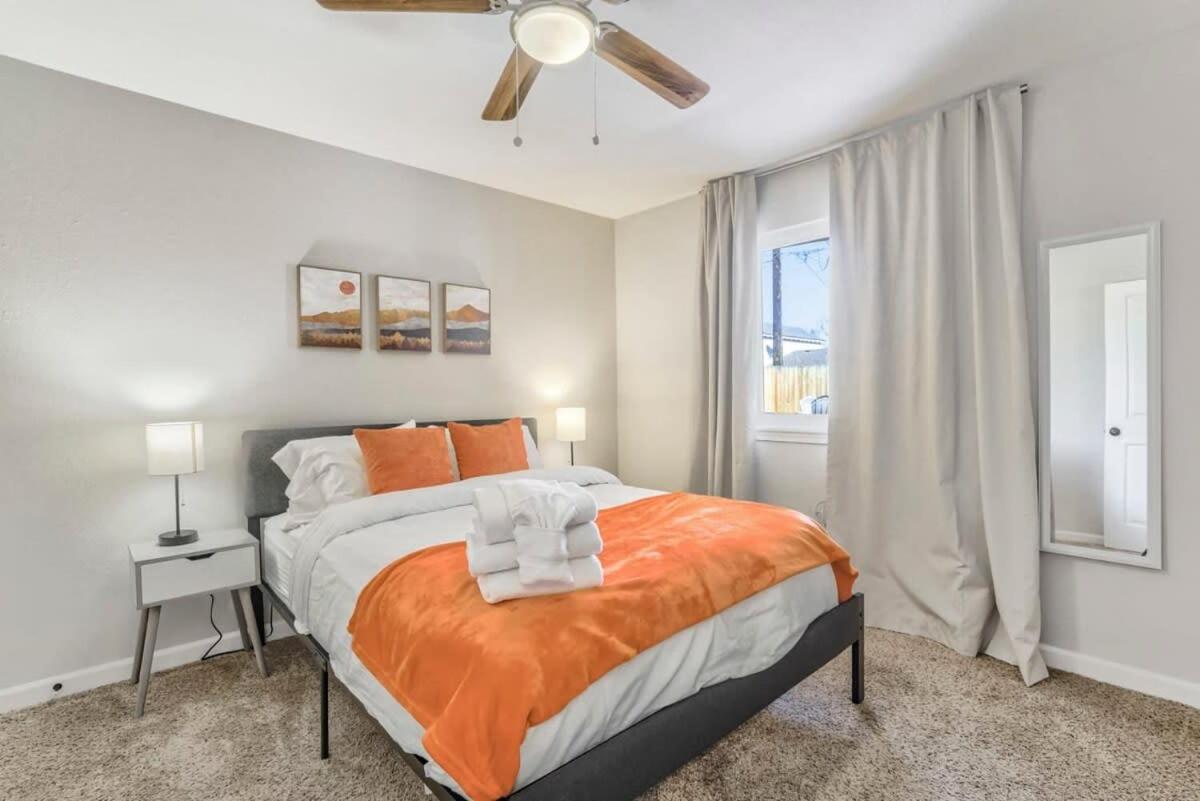 Holiday home 3bd Family Retreat Near Cos Airport & Carson *