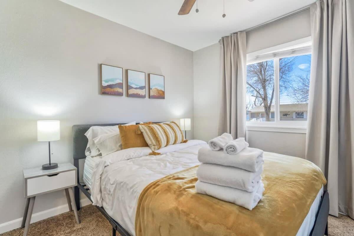 Holiday home 3bd Family Retreat Near Cos Airport & Carson