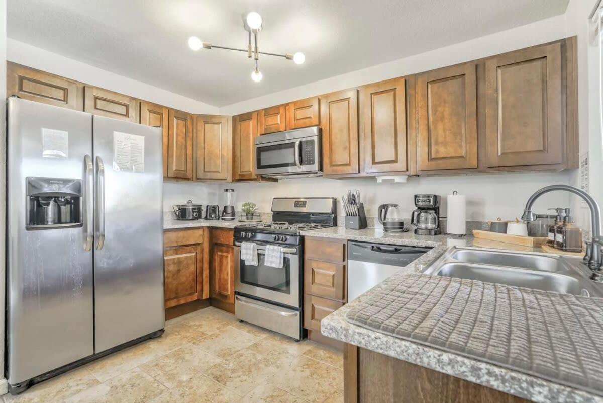 3bd Family Retreat Near Cos Airport & Carson *