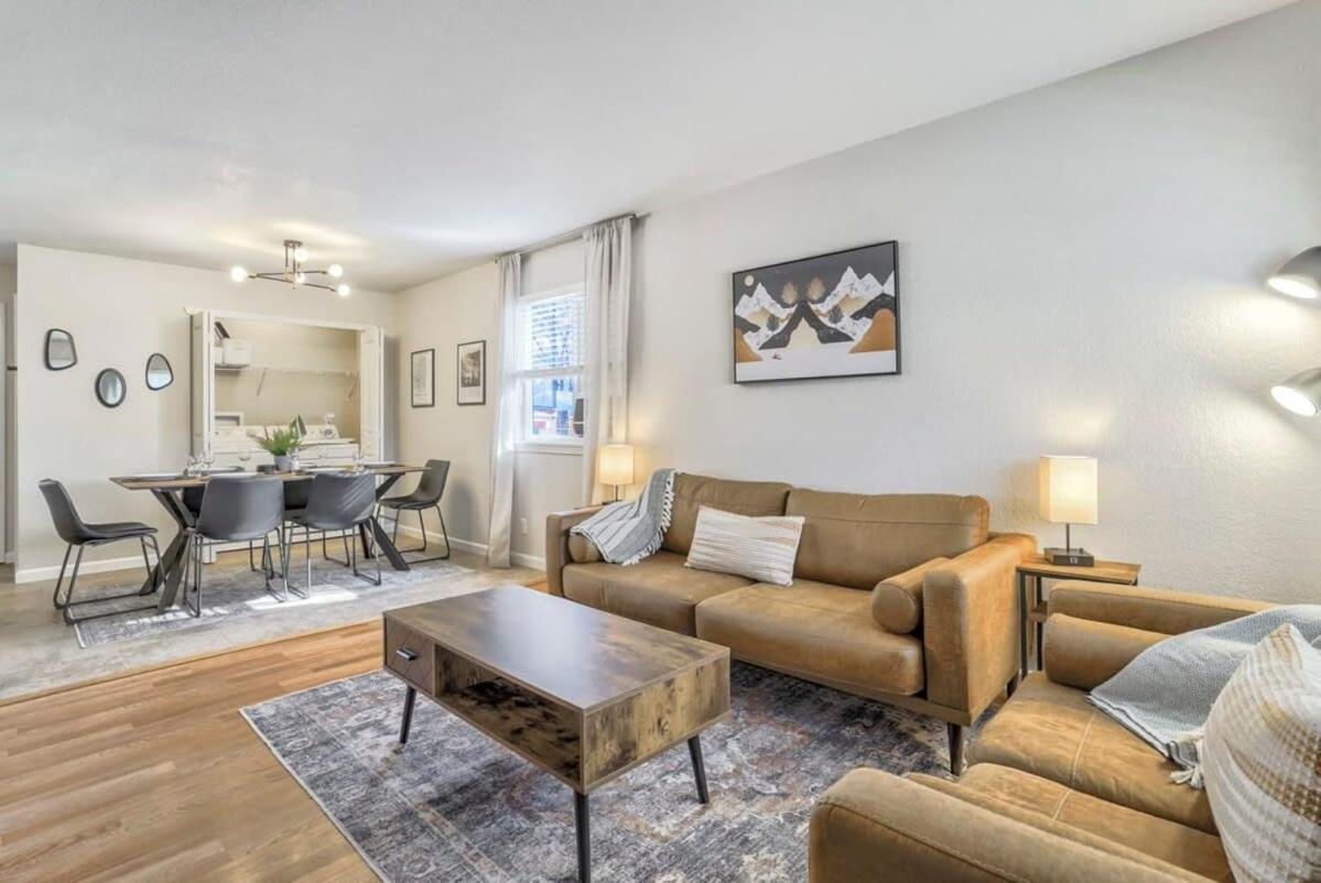 Holiday home 3bd Family Retreat Near Cos Airport & Carson