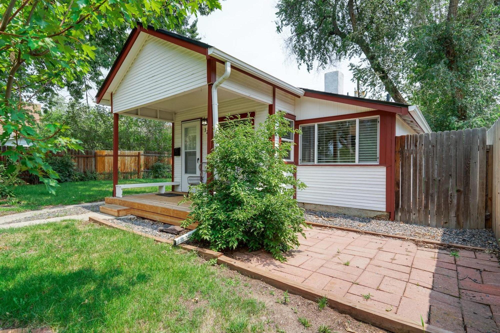 Vintage Tiny House Cute 1bdrm Big Appeal