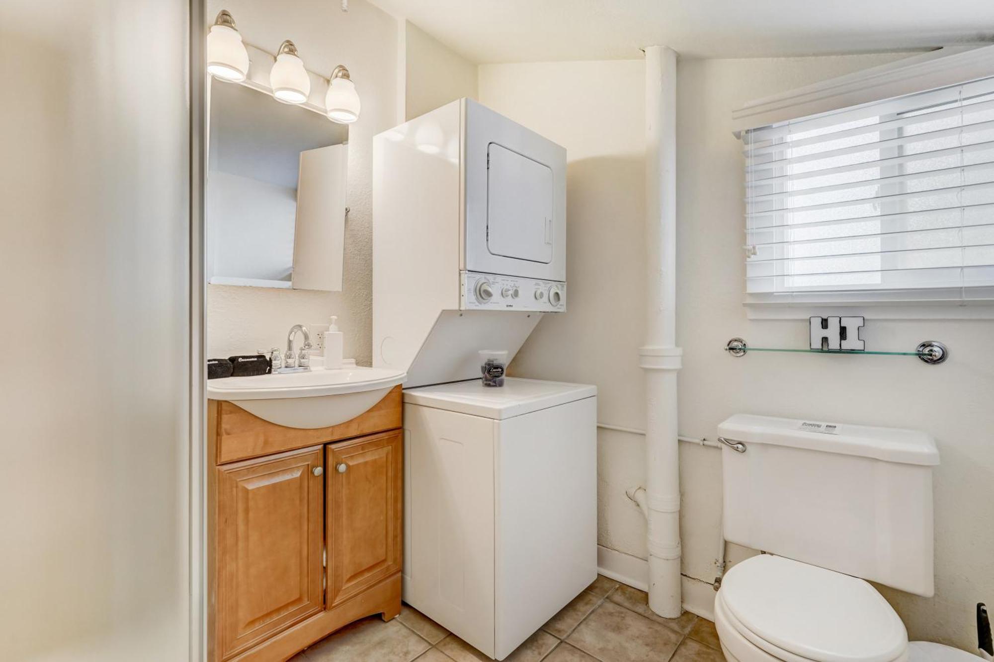 Vintage Tiny House Cute 1bdrm Big Appeal
