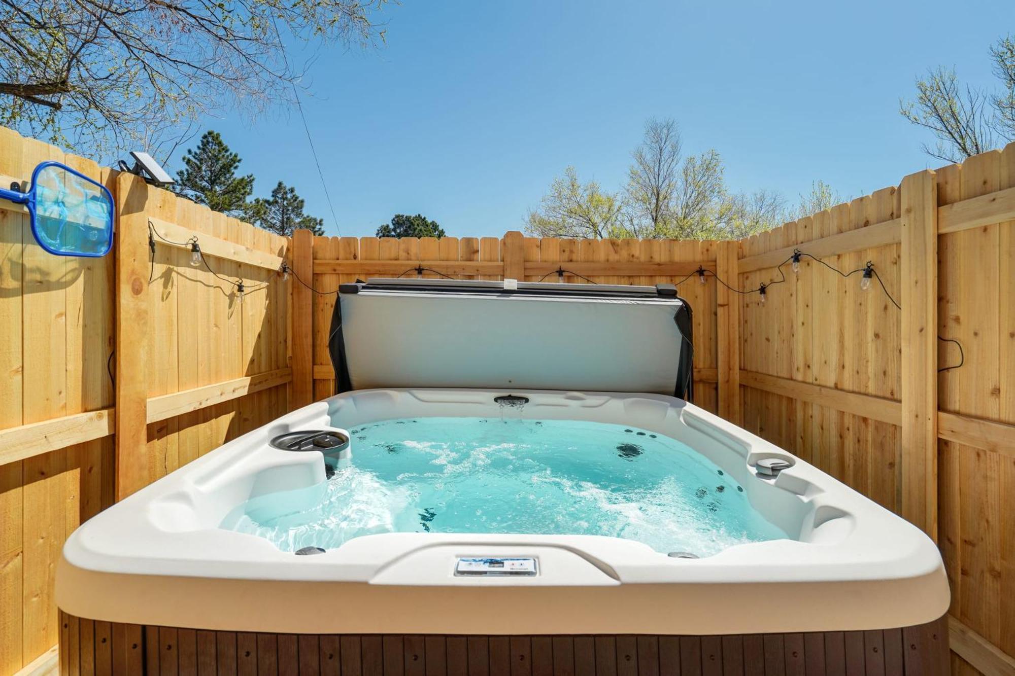 Holiday home Rainbow Road Hot Tub Pikes Peak Views Pac Man