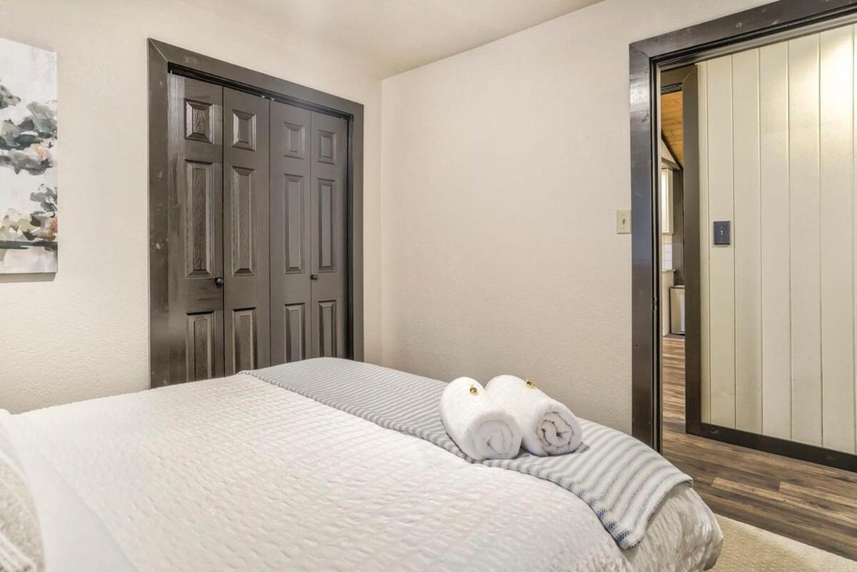 Pinewood Meadow & Scenic Hot Tub & Bbq & Outdoors Holiday home Colorado Springs