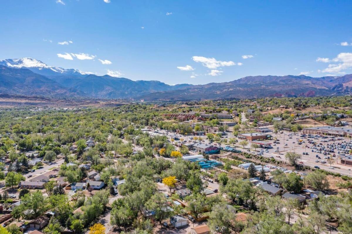Pinewood Meadow & Scenic Hot Tub & Bbq & Outdoors *