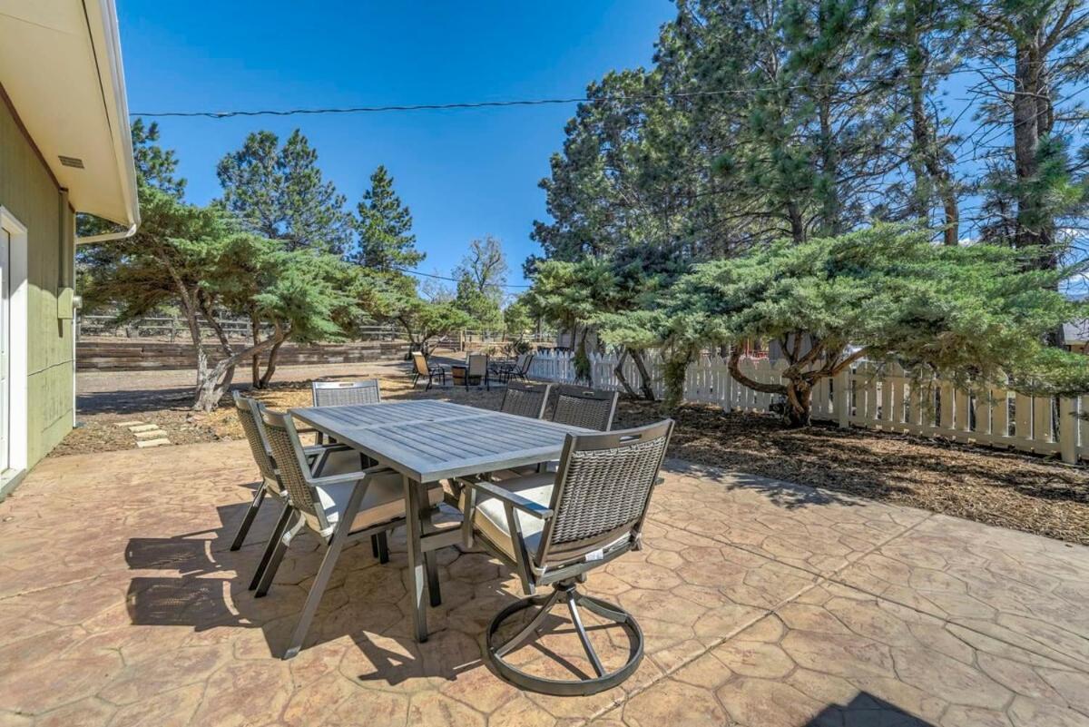 Pinewood Meadow & Scenic Hot Tub & Bbq & Outdoors *
