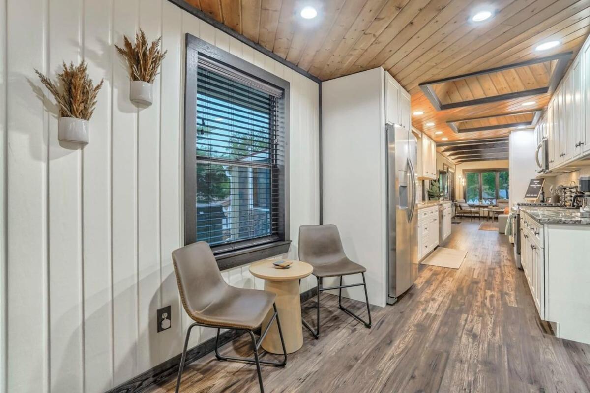 Pinewood Meadow & Scenic Hot Tub & Bbq & Outdoors
