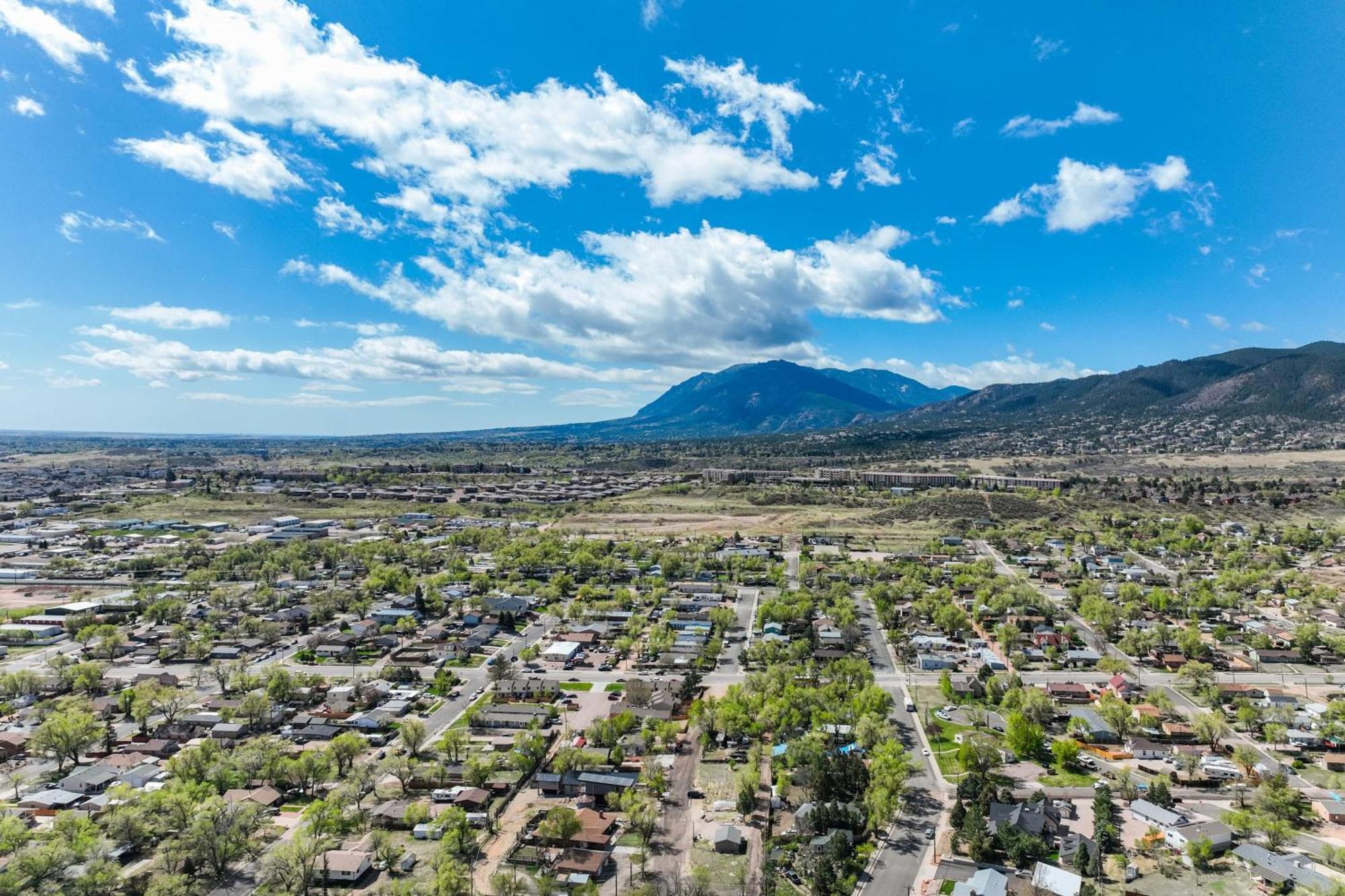 Quarry Peak Wifi Kitchen Downtown & Occ Holiday home *