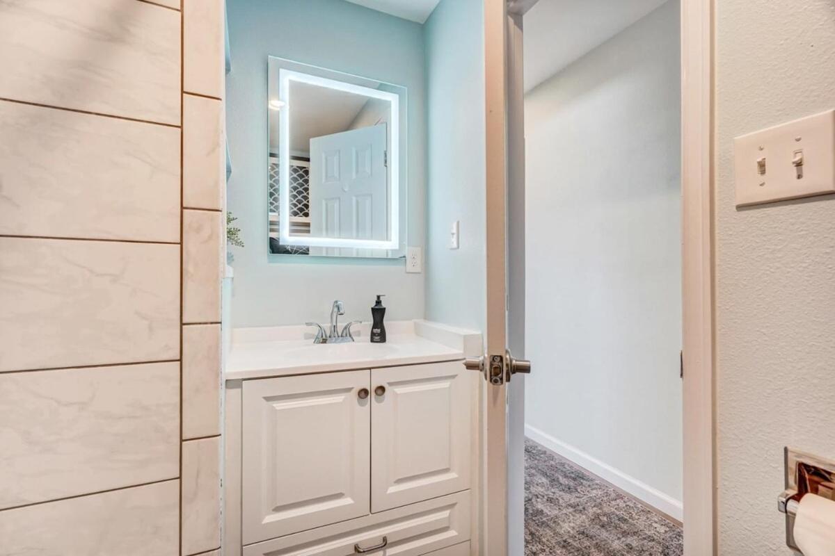 Panoramic Point - Downtown King Full Kitchen