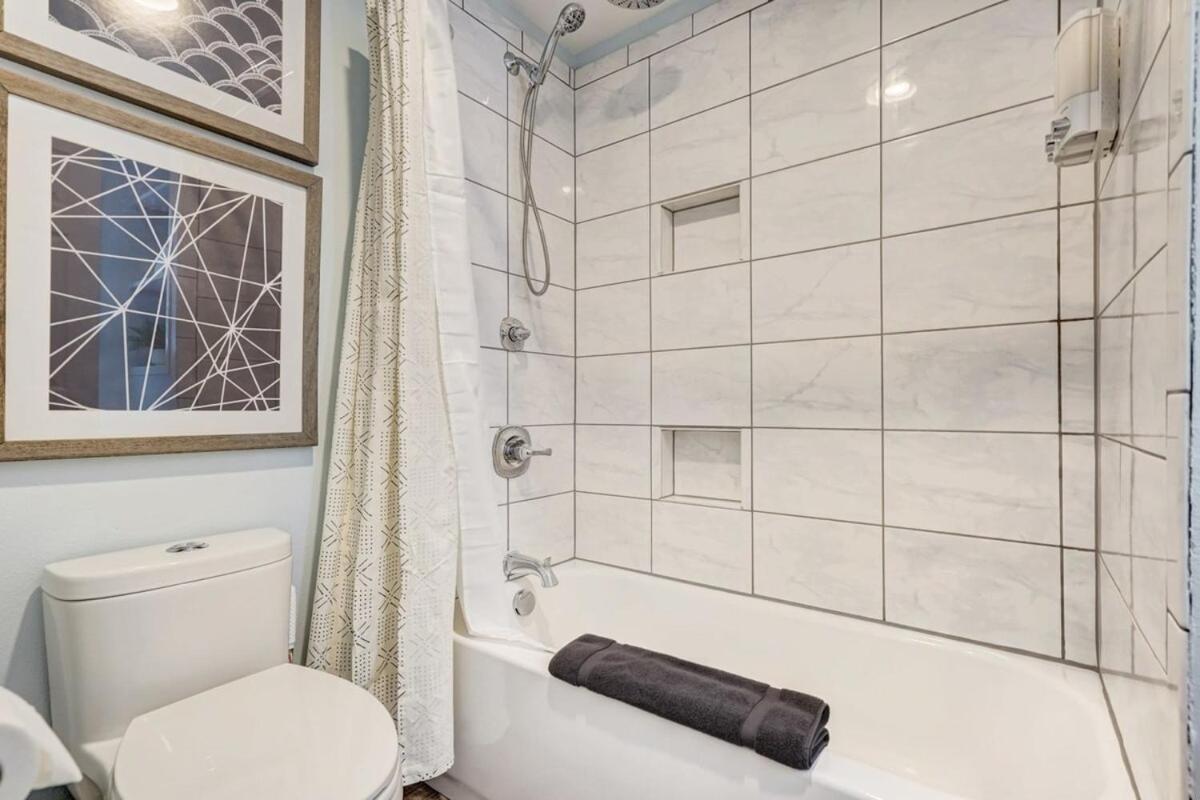 Panoramic Point - Downtown King Full Kitchen Holiday home