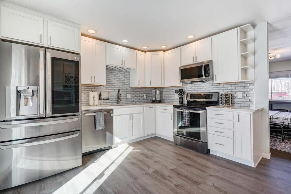 Panoramic Point - Downtown King Full Kitchen Holiday home *