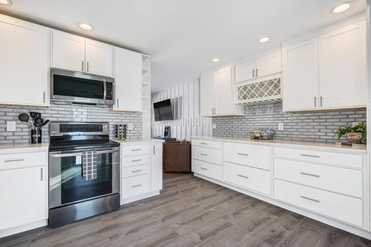 Panoramic Point - Downtown King Full Kitchen