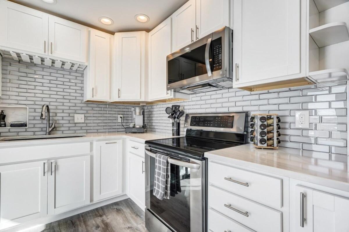 Panoramic Point - Downtown King Full Kitchen Holiday home