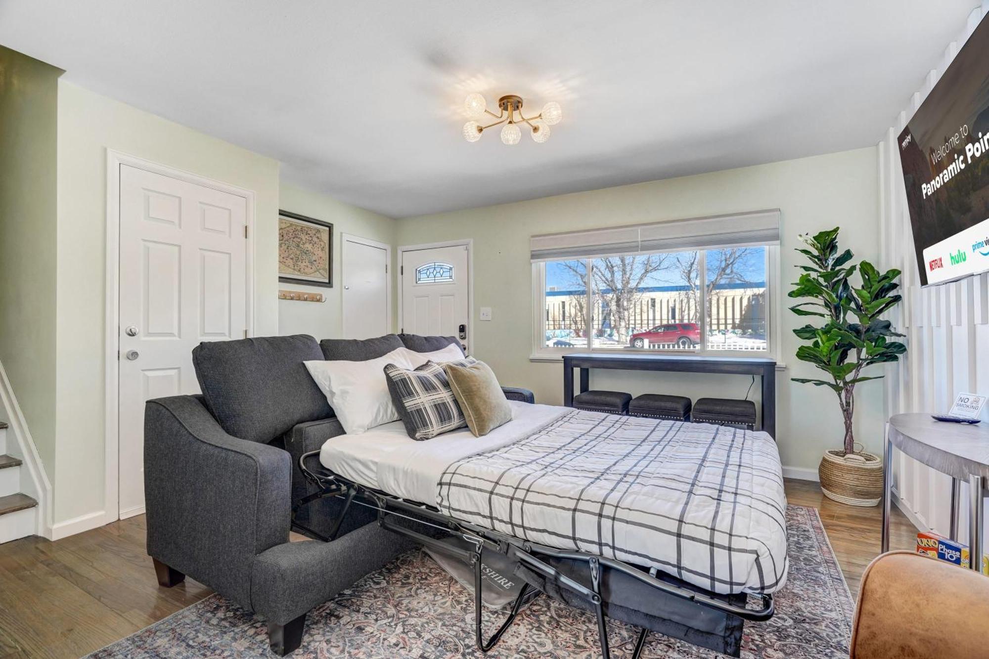 Panoramic Point - Downtown King Full Kitchen Holiday home