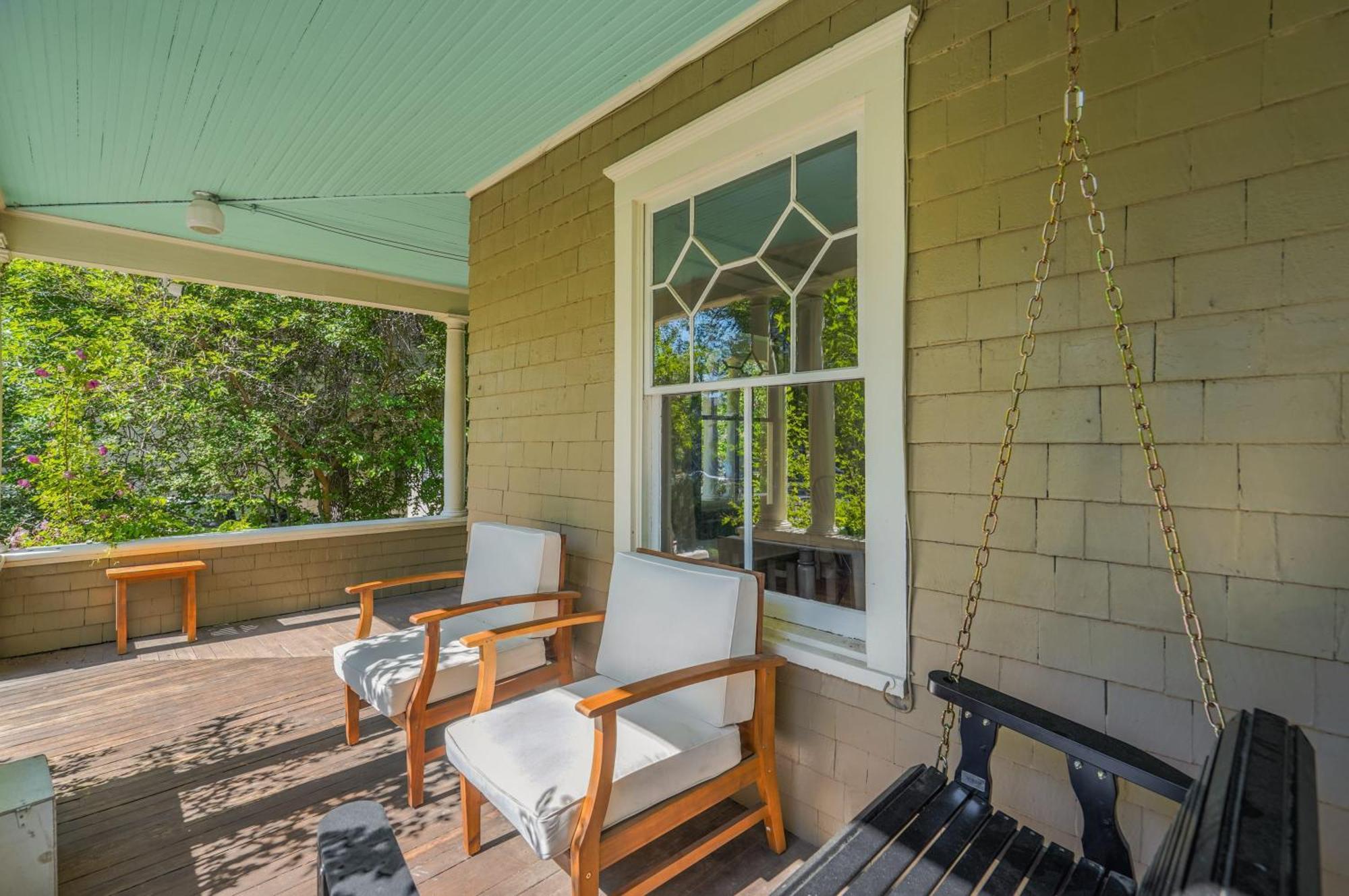 Noble Manor Near Spots Hot Tub Bbq Holiday home