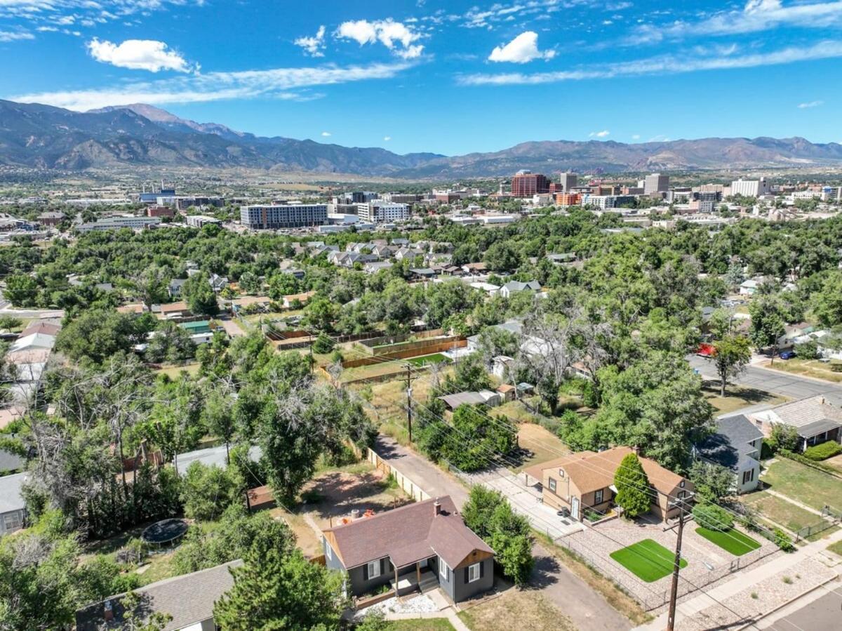 Executive 30 Day W Wifi & Firepit & Bbq * Colorado Springs