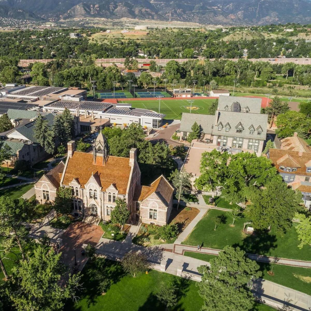 Executive 30 Day W Wifi & Firepit & Bbq Holiday home Colorado Springs