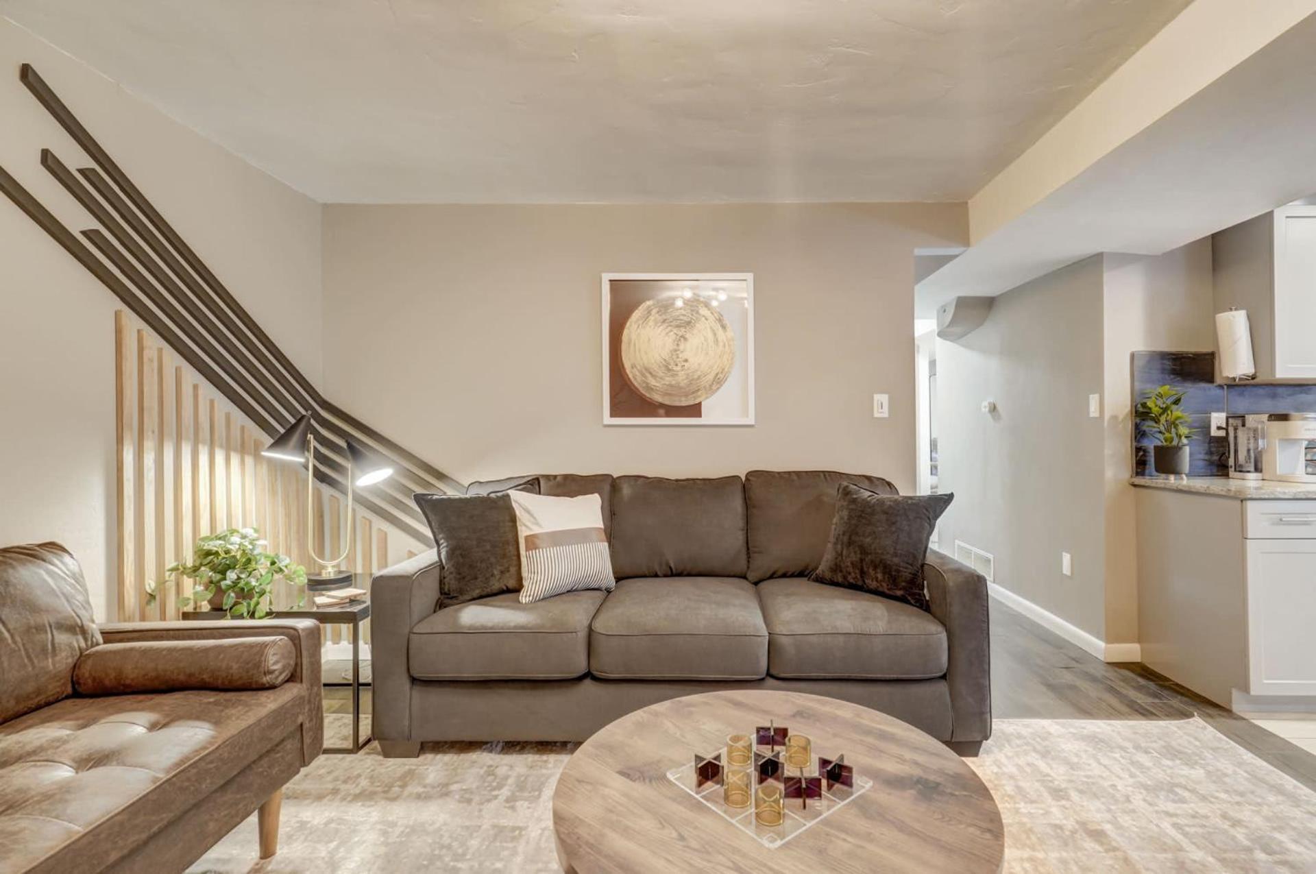 Blackstone Hideaway Downtown Lower-level