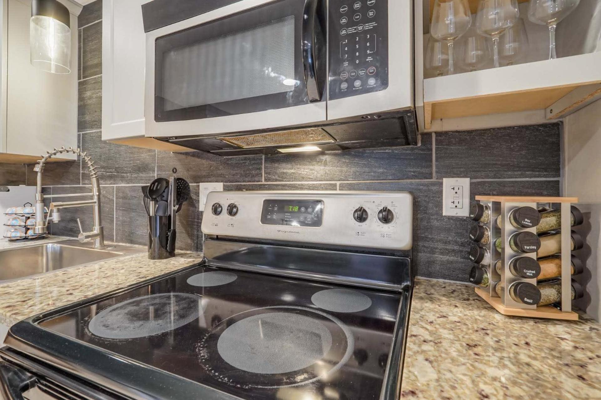 Blackstone Hideaway Downtown Lower-level Holiday home Colorado Springs