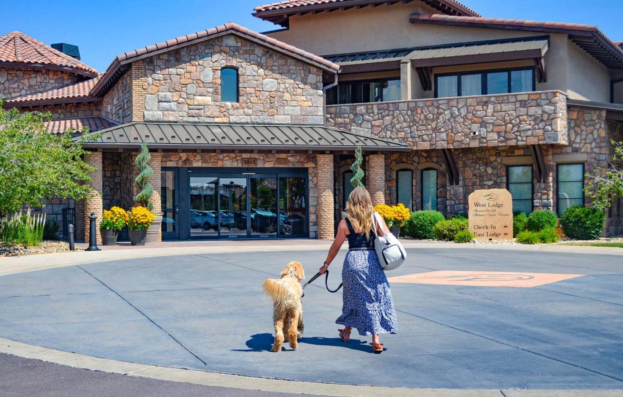 Flying Horse & Club Lodge *
