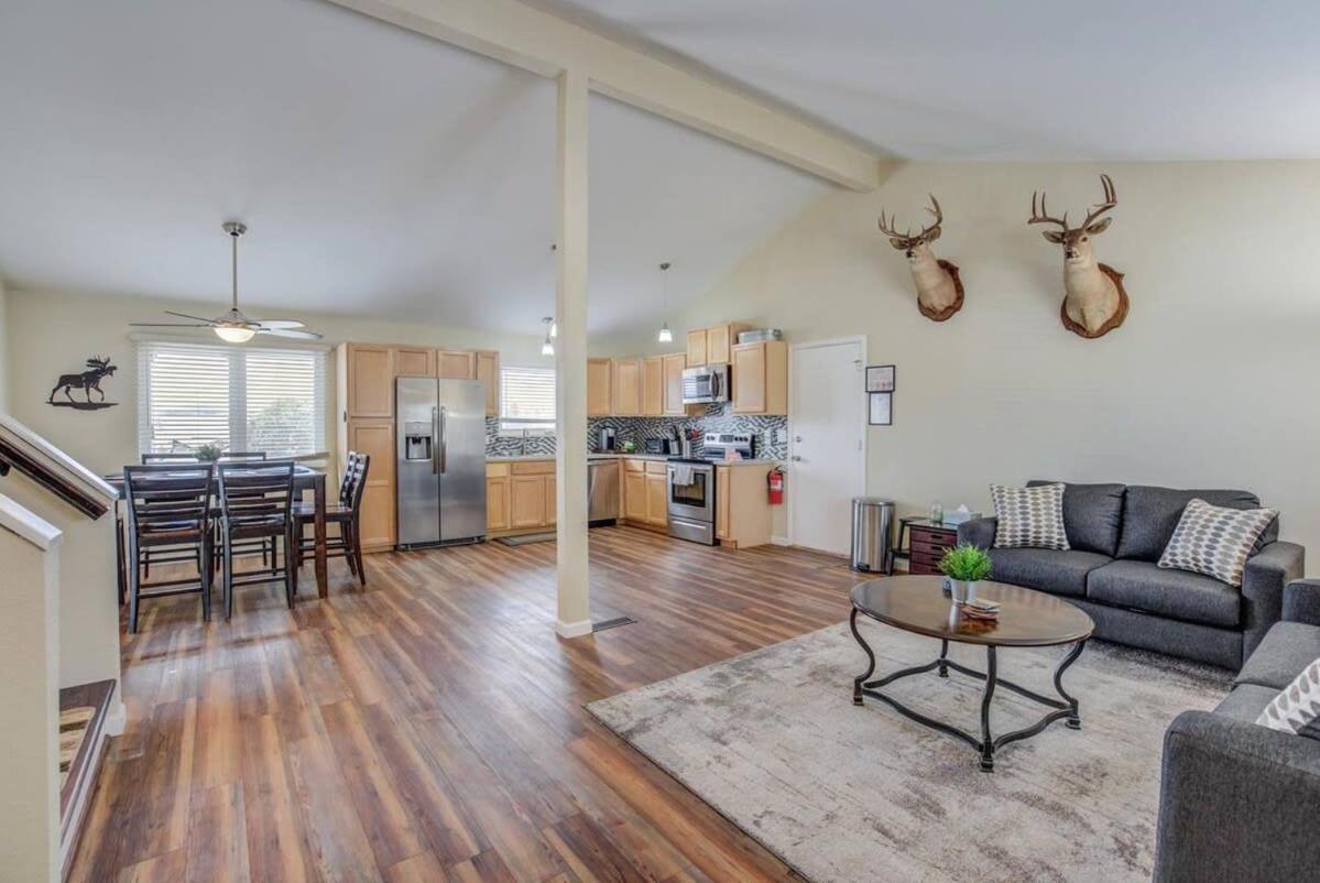 Spacious 4bd Dog-friendly Near Usaf Academy Holiday home Colorado Springs