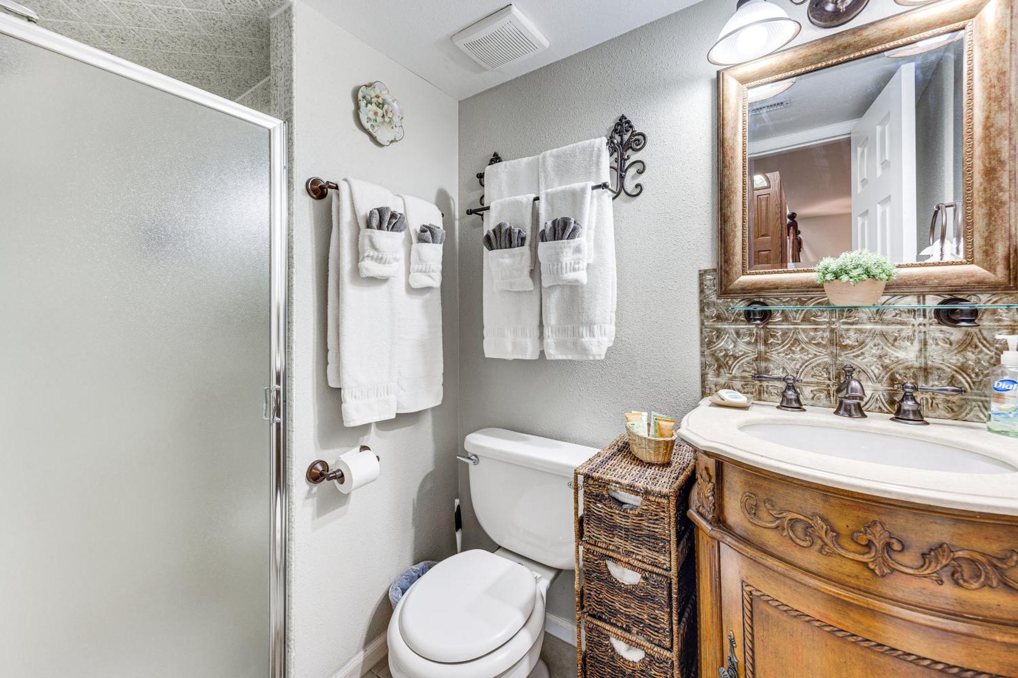 Hillside Place With Mountain Views About 8 Mi To Dtwn! Apartment *