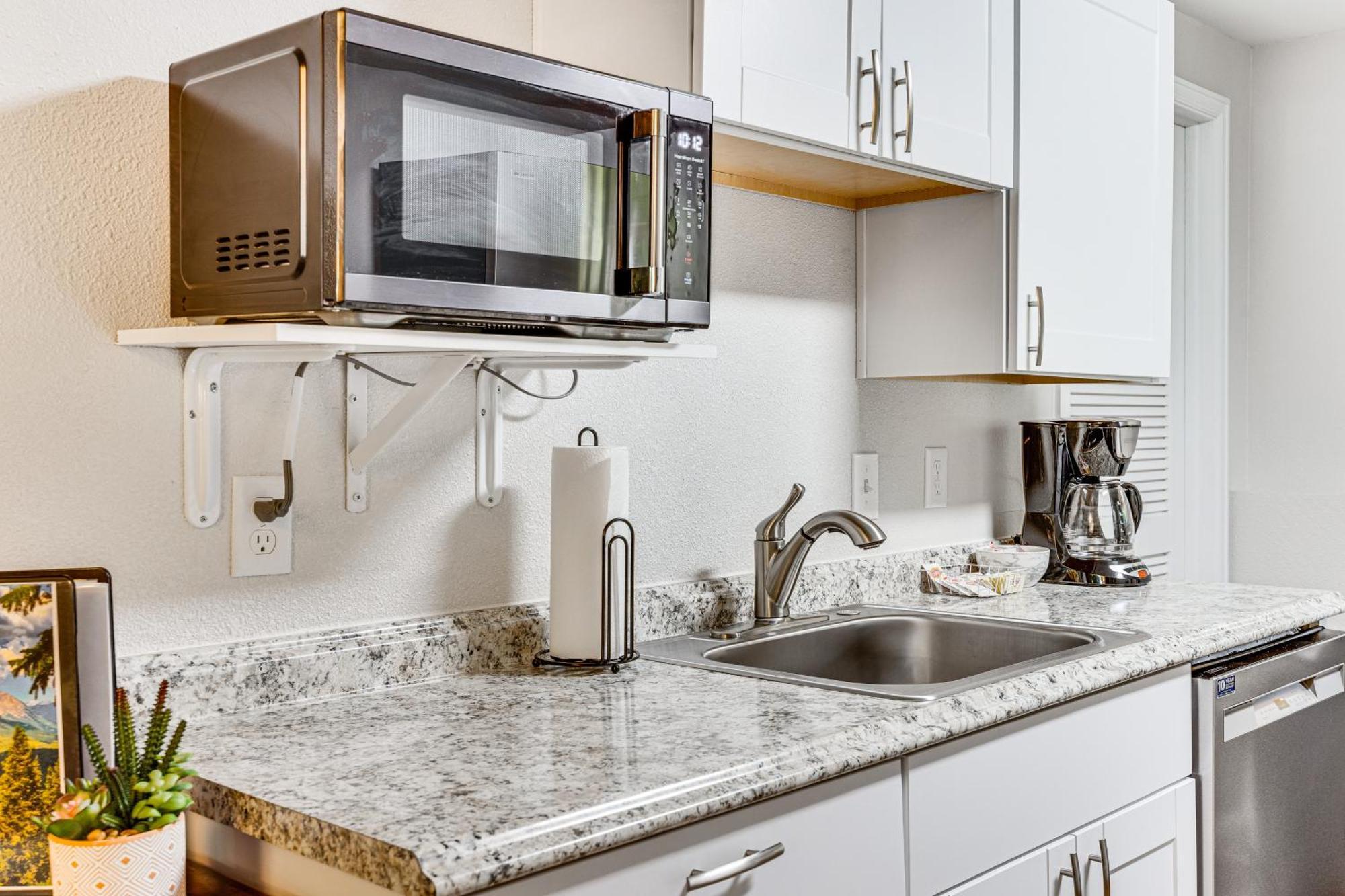 Apartment Hillside Place With Mountain Views About 8 Mi To Dtwn! Colorado Springs