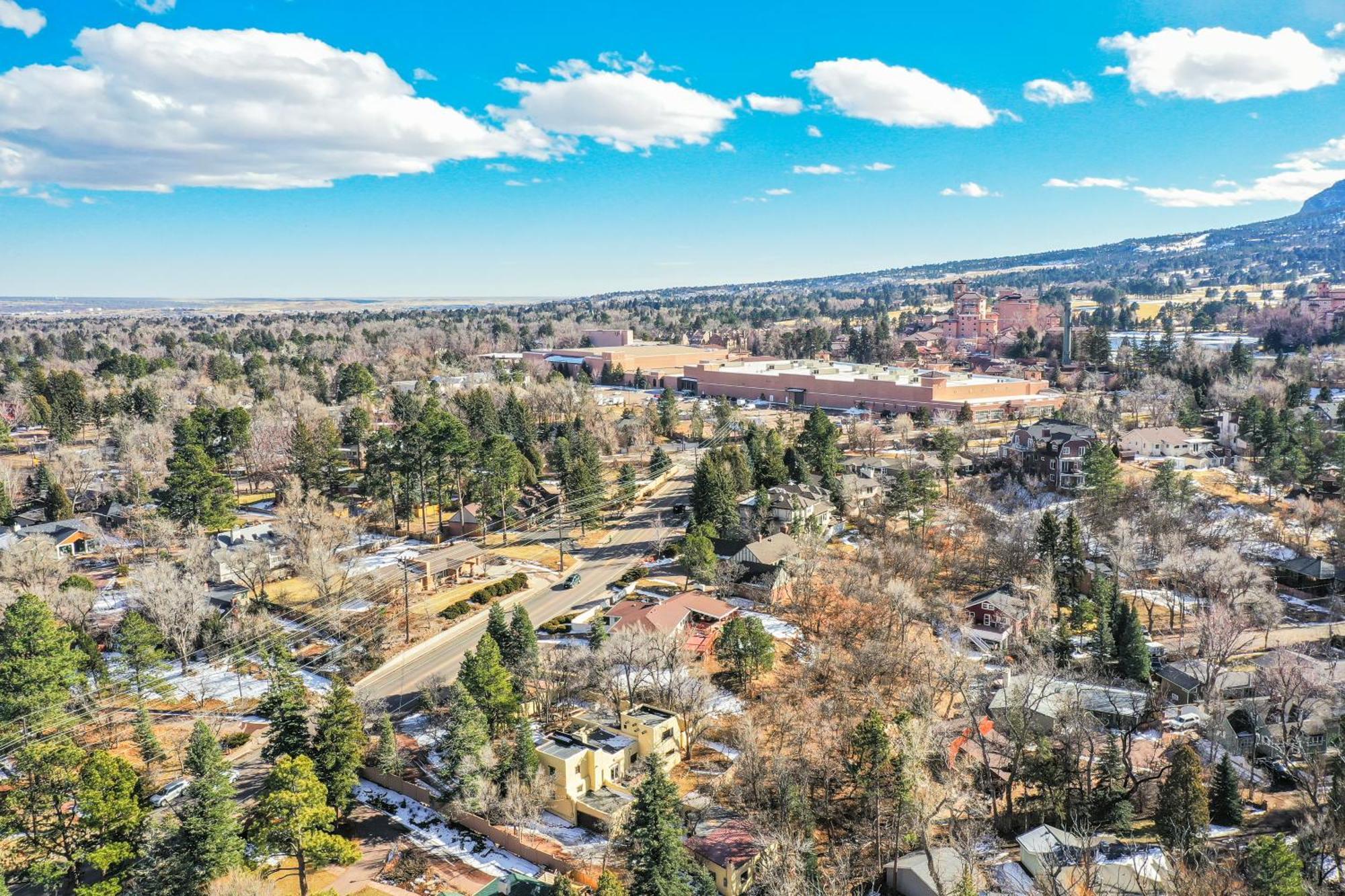 Holiday home Adobe Del Sol - House & By The Broadmoor Colorado Springs