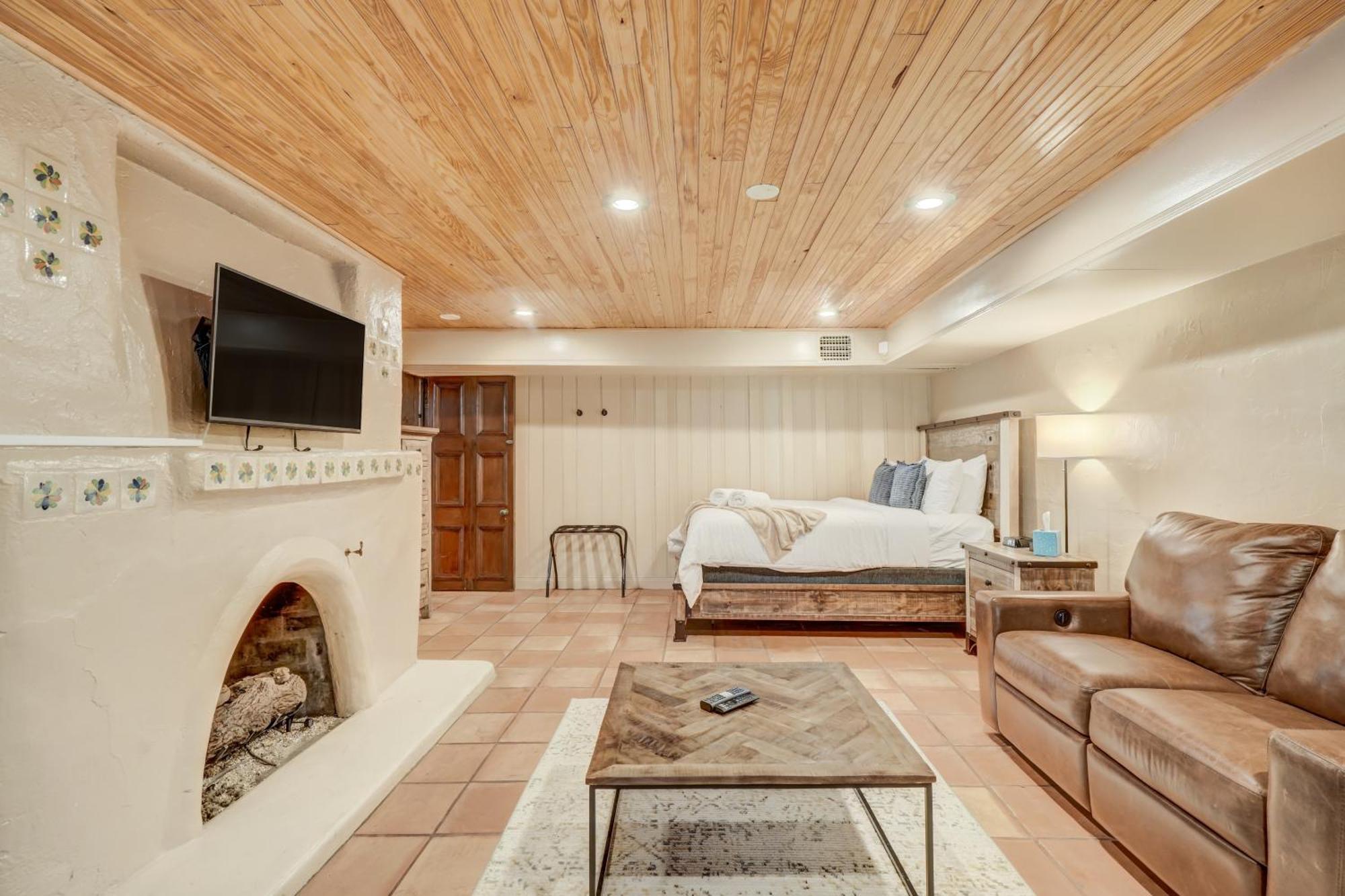 Holiday home Adobe Del Sol - House & By The Broadmoor *