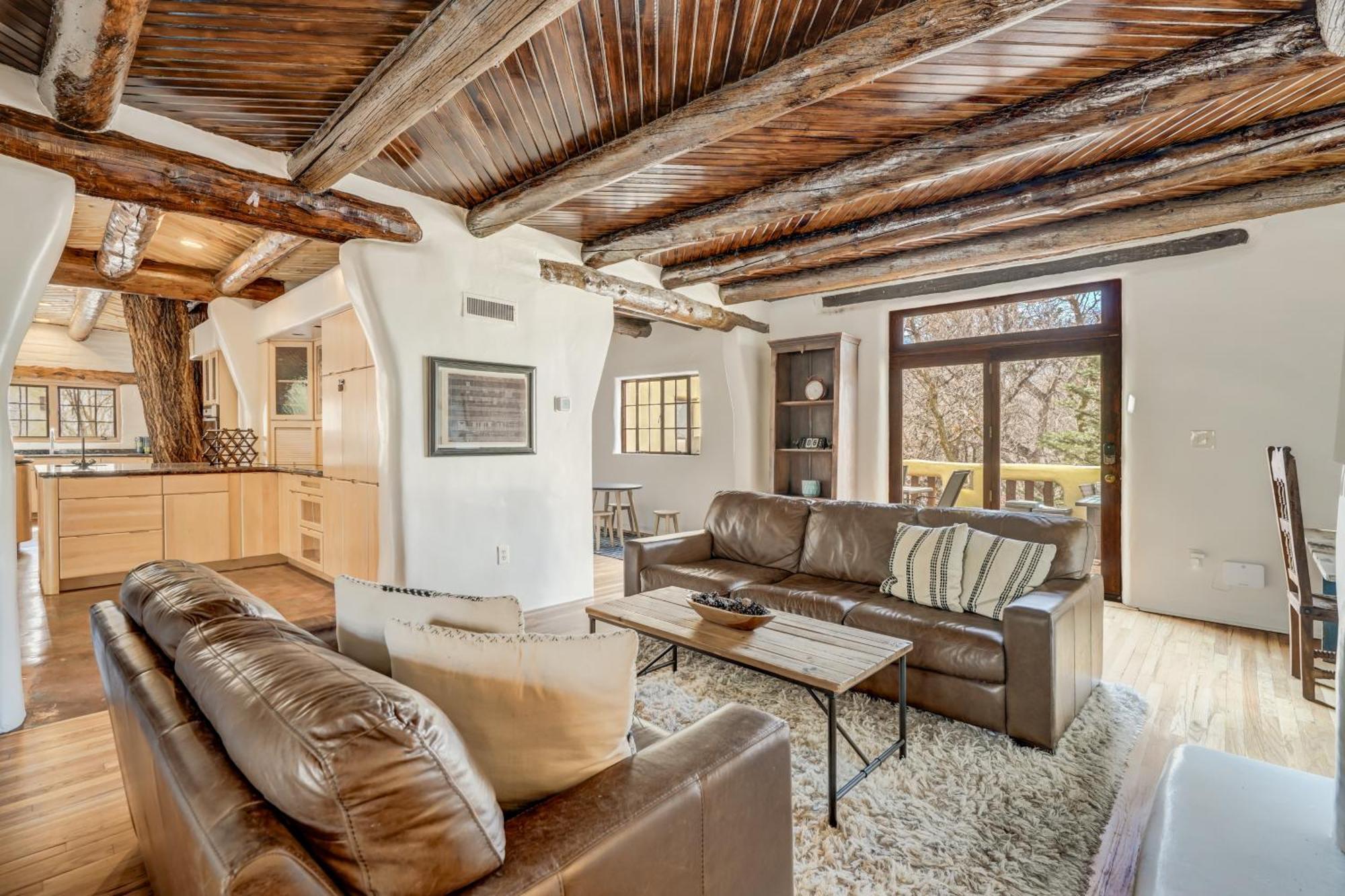 Adobe Del Sol - House & By The Broadmoor Holiday home *