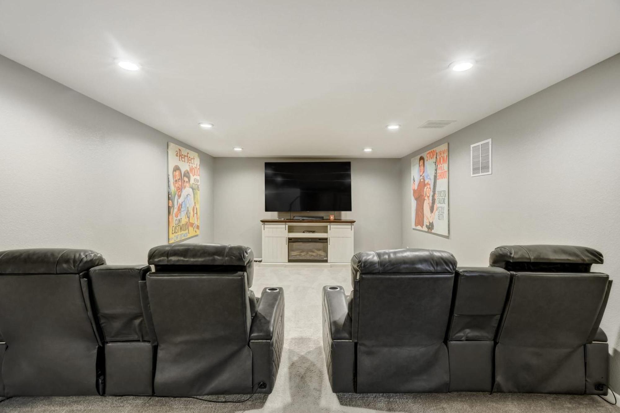 Holiday home 3bd Near Air Force Academy Movie Workspace And Grill Colorado Springs