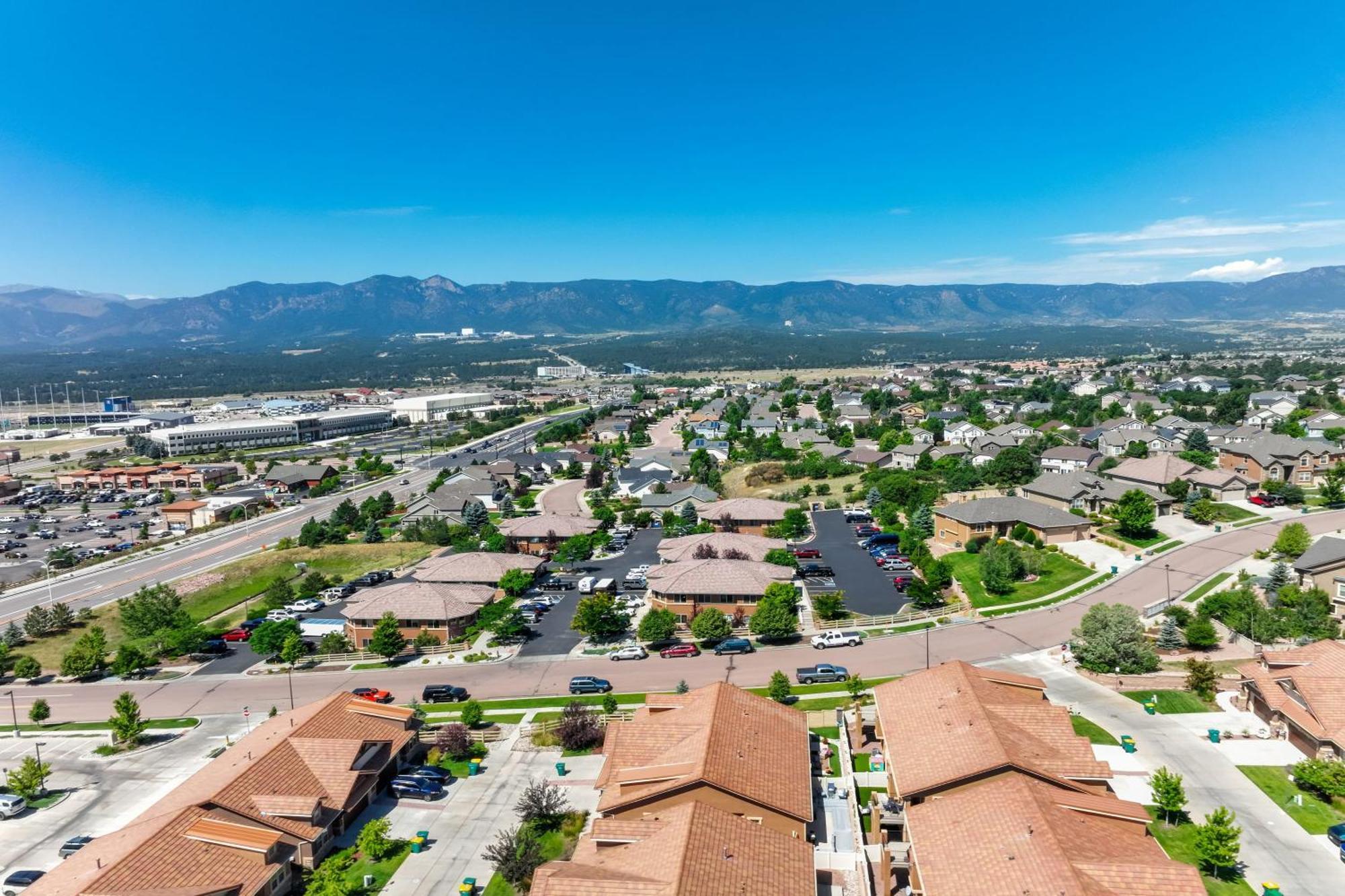 3bd Near Air Force Academy Movie Workspace And Grill *