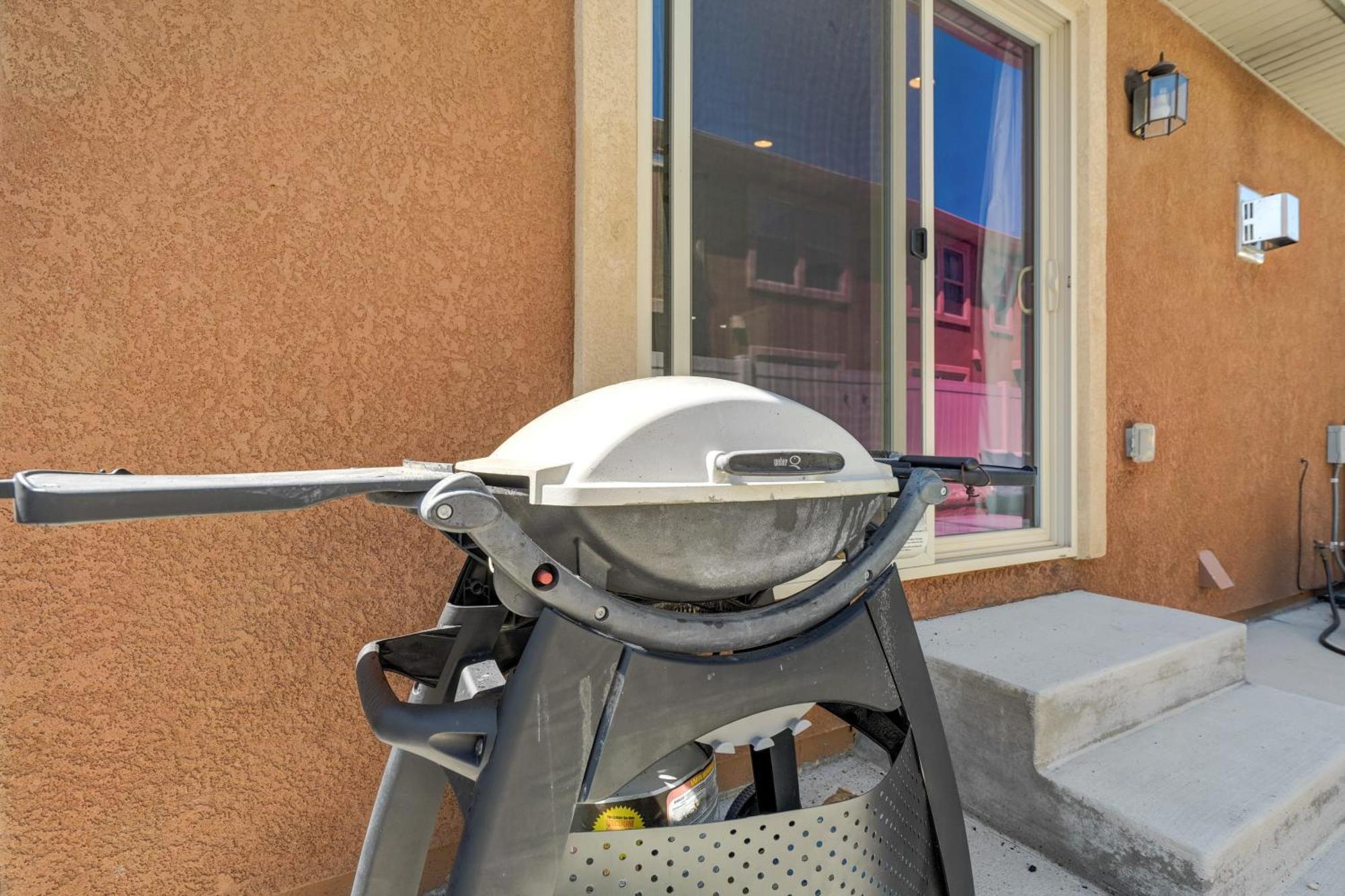 3bd Near Air Force Academy Movie Workspace And Grill * Colorado Springs