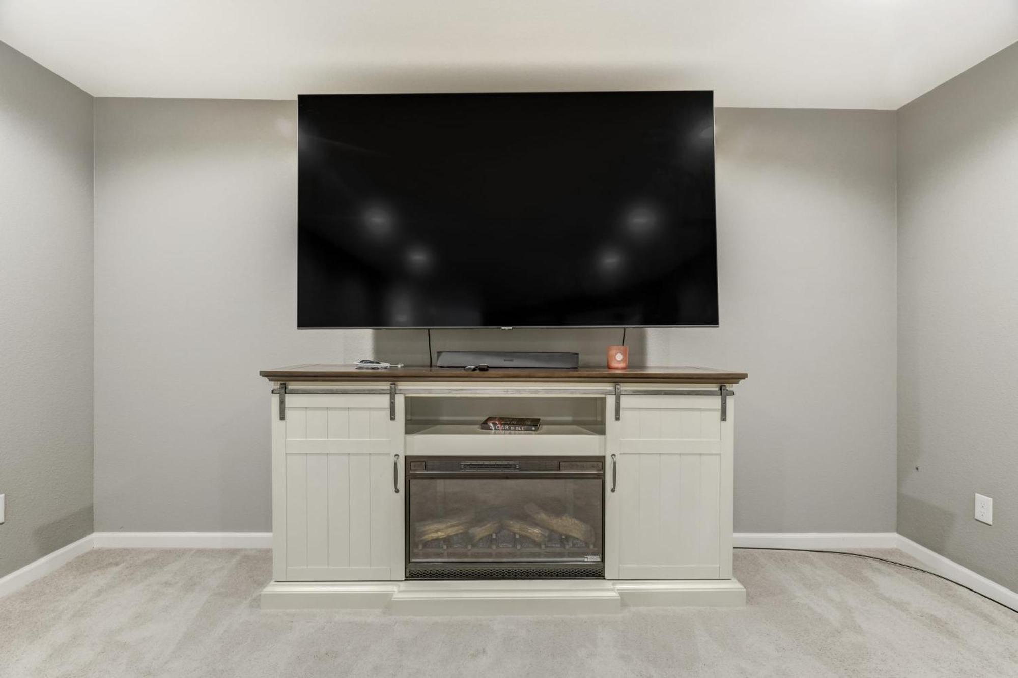 3bd Near Air Force Academy Movie Workspace And Grill Holiday home *