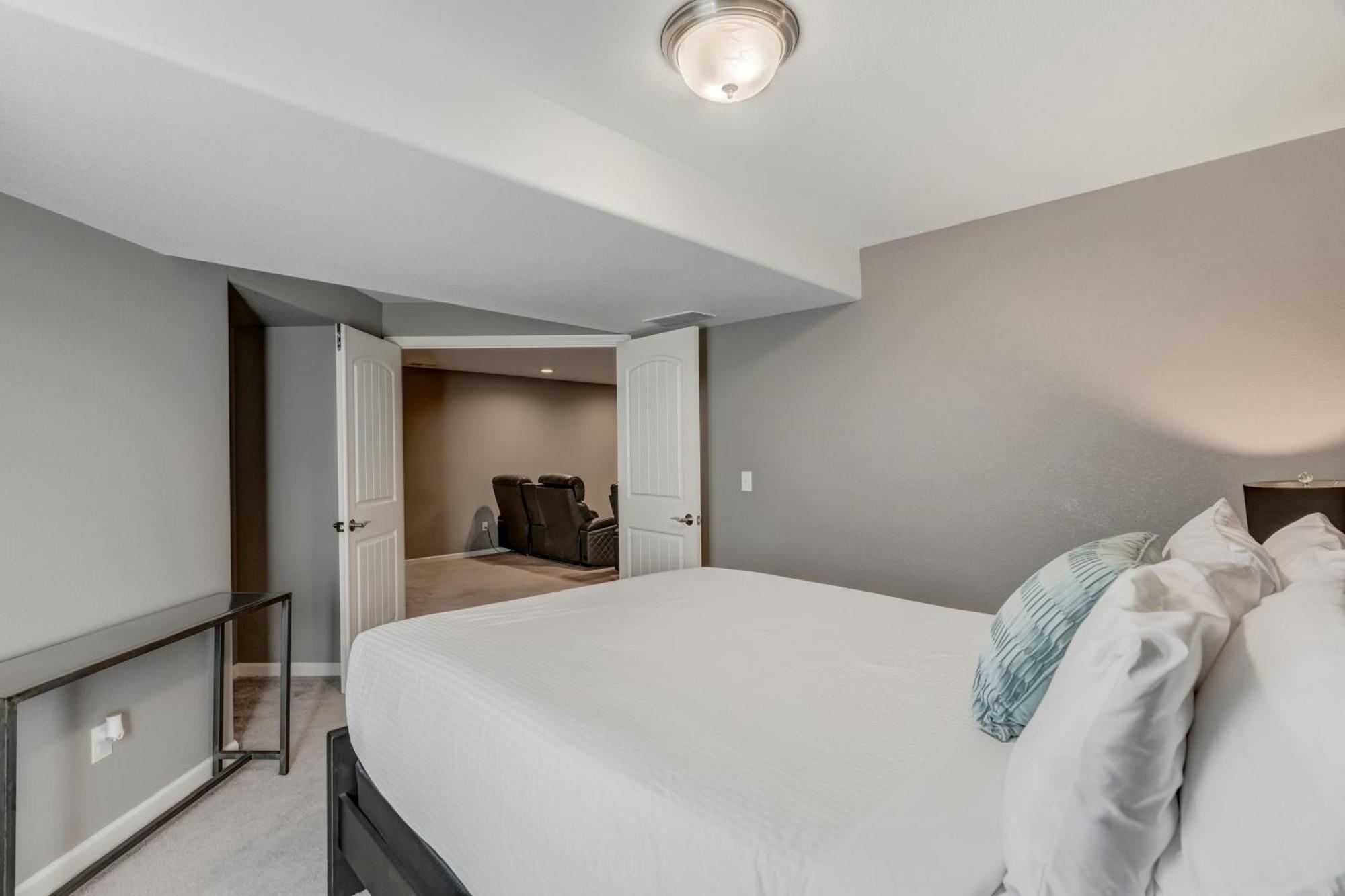 3bd Near Air Force Academy Movie Workspace And Grill *