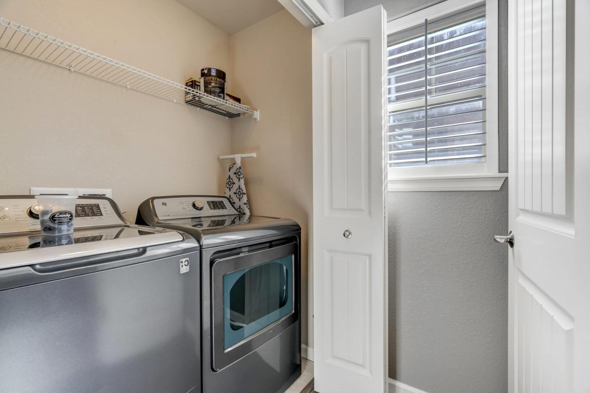 Holiday home 3bd Near Air Force Academy Movie Workspace And Grill