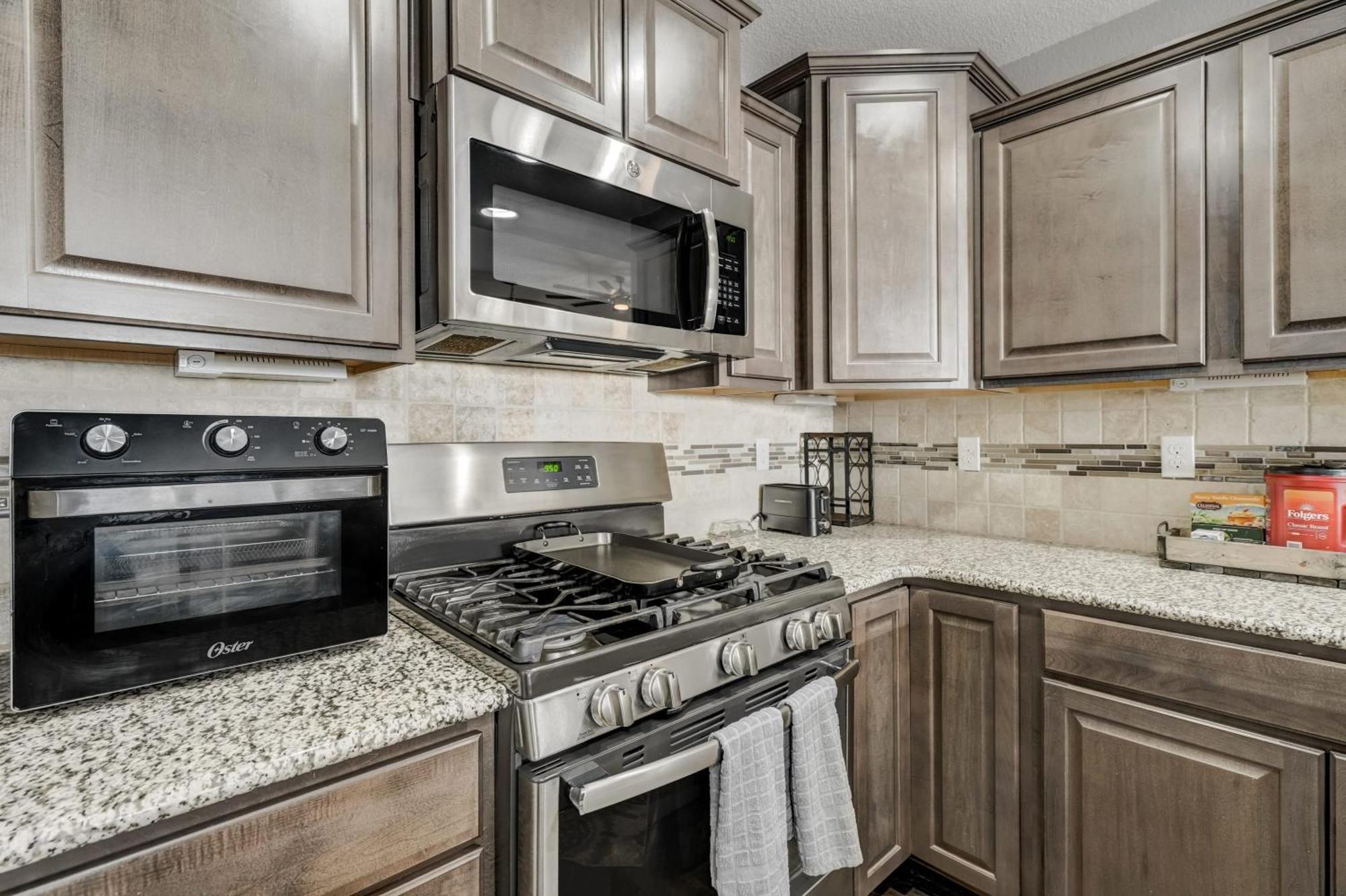 3bd Near Air Force Academy Movie Workspace And Grill *