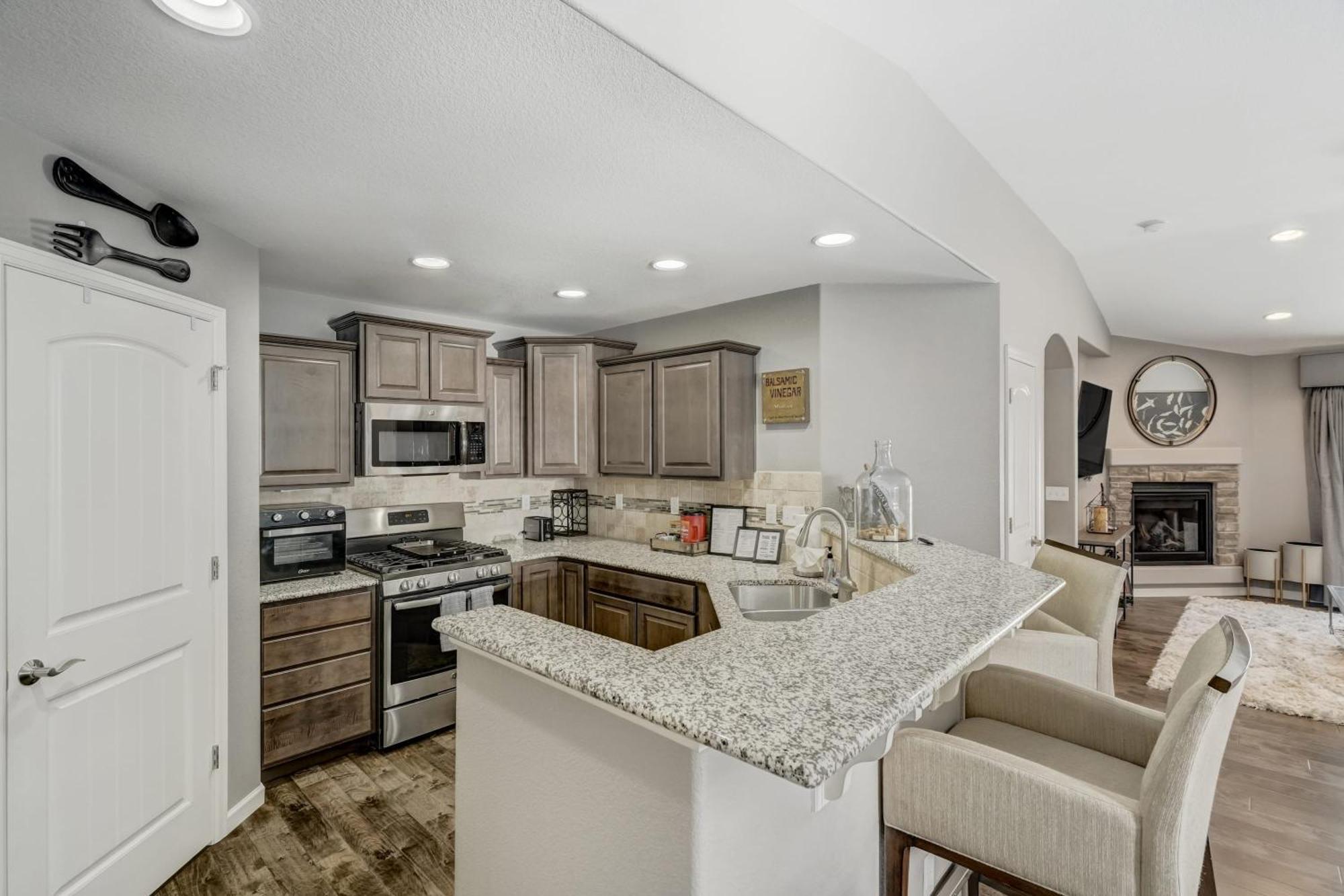 3bd Near Air Force Academy Movie Workspace And Grill *