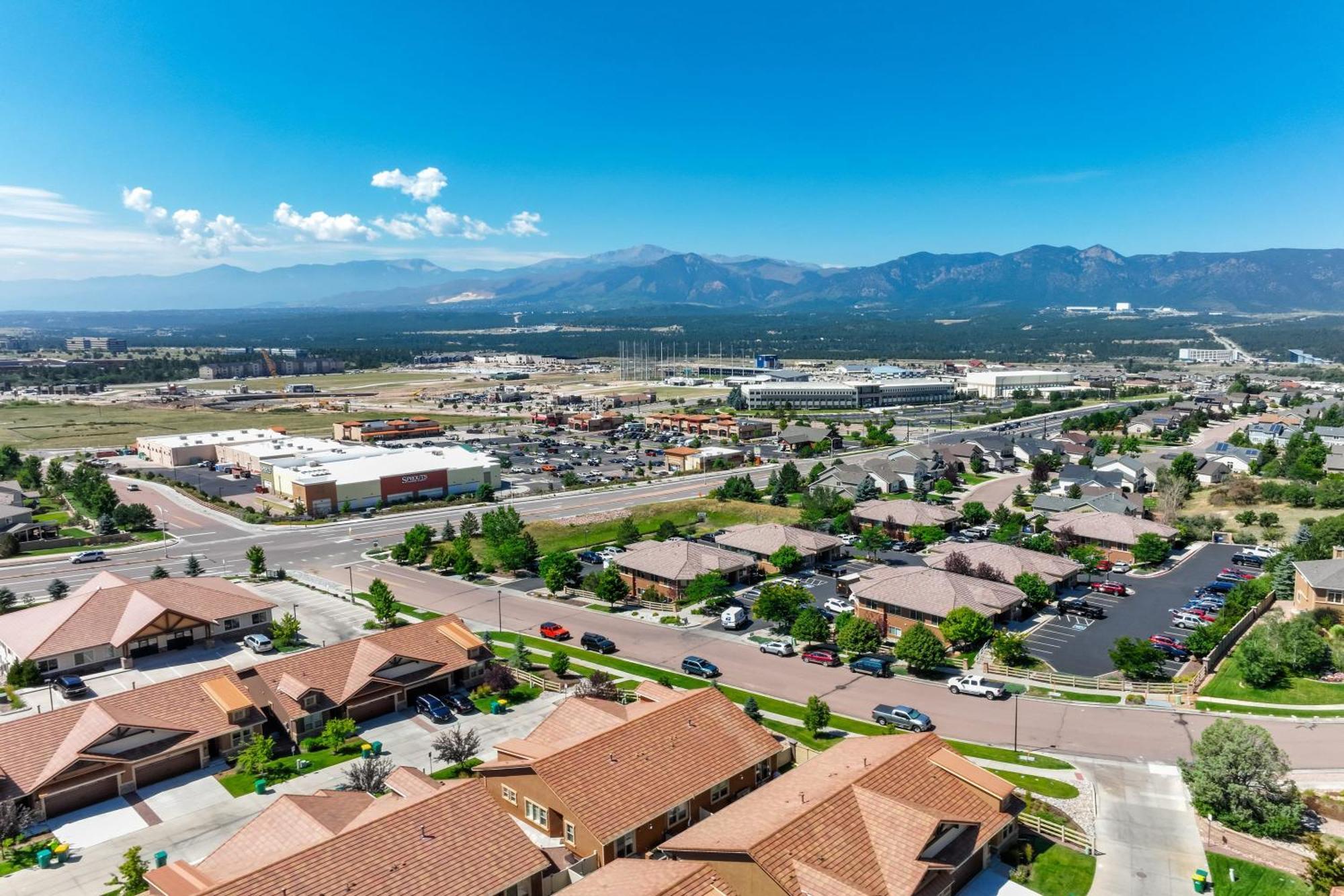 3bd Near Air Force Academy Movie Workspace And Grill Holiday home *