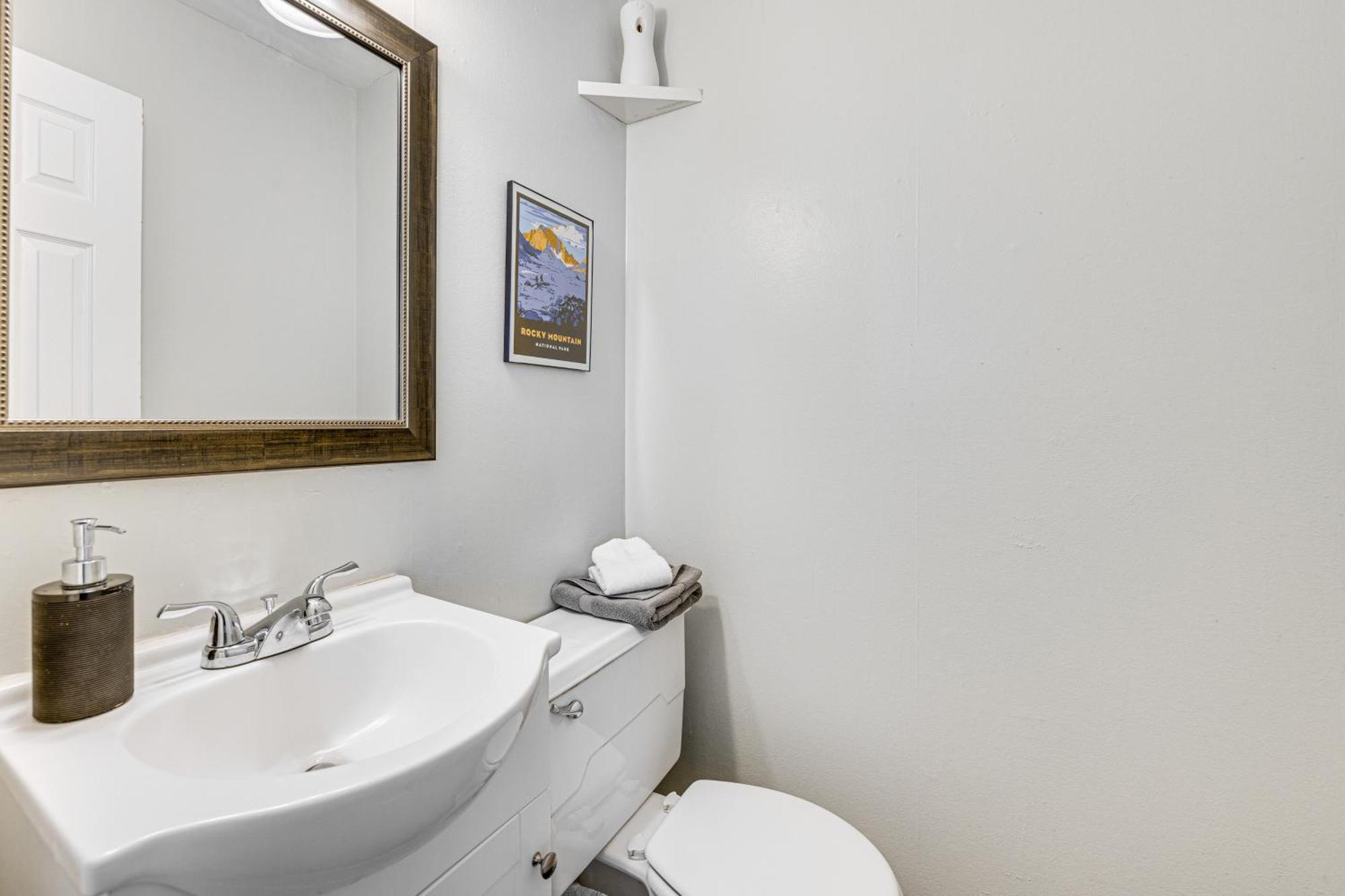 Pet-friendly With Fenced Yard! Apartment