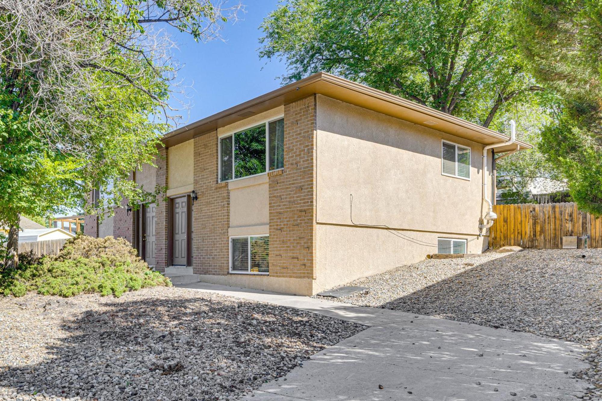 Pet-friendly With Fenced Yard! Apartment *