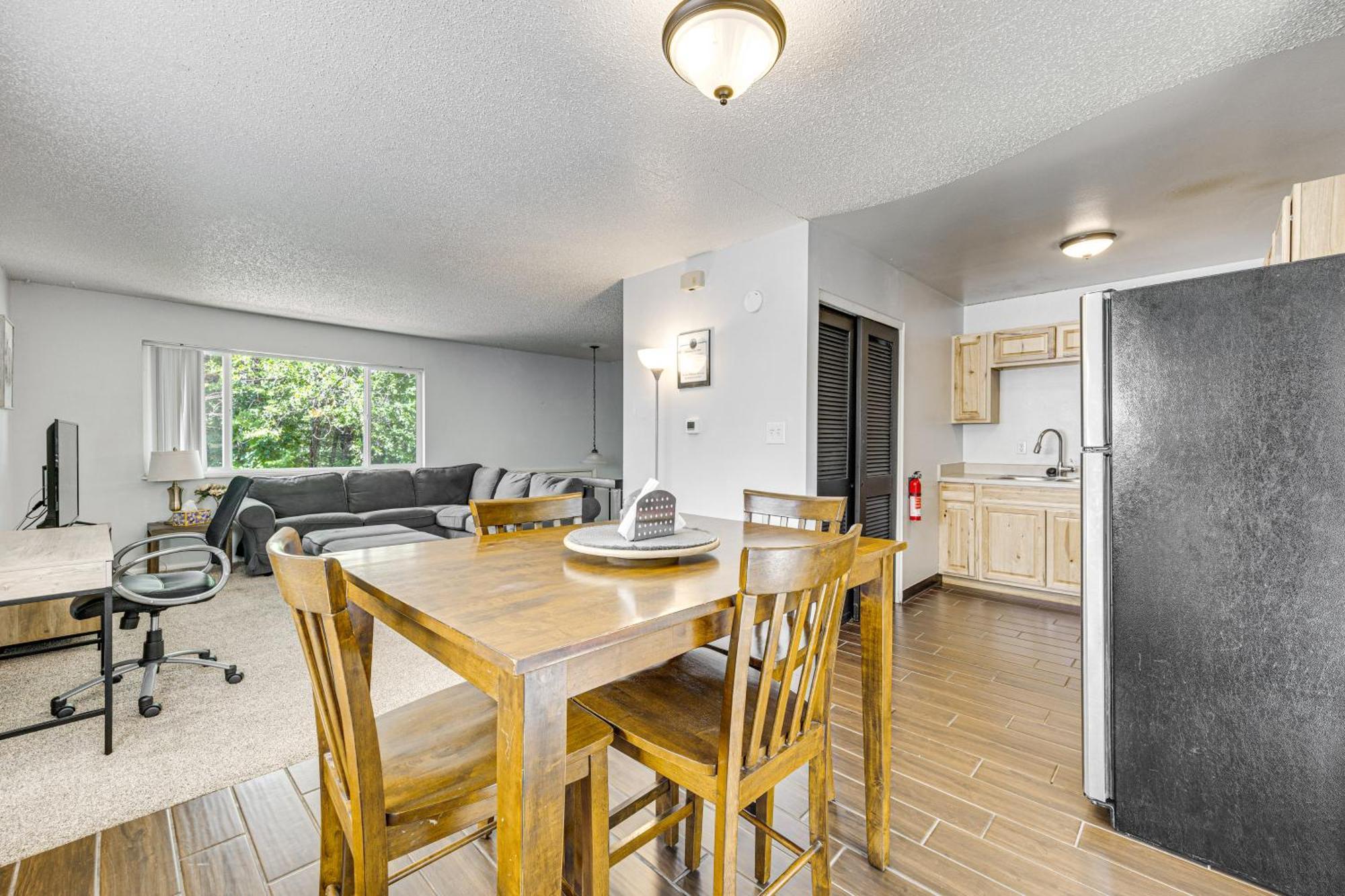 Apartment Pet-friendly With Fenced Yard! *