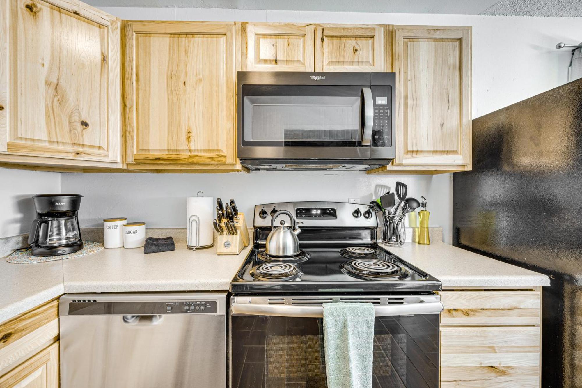Pet-friendly With Fenced Yard! Apartment *