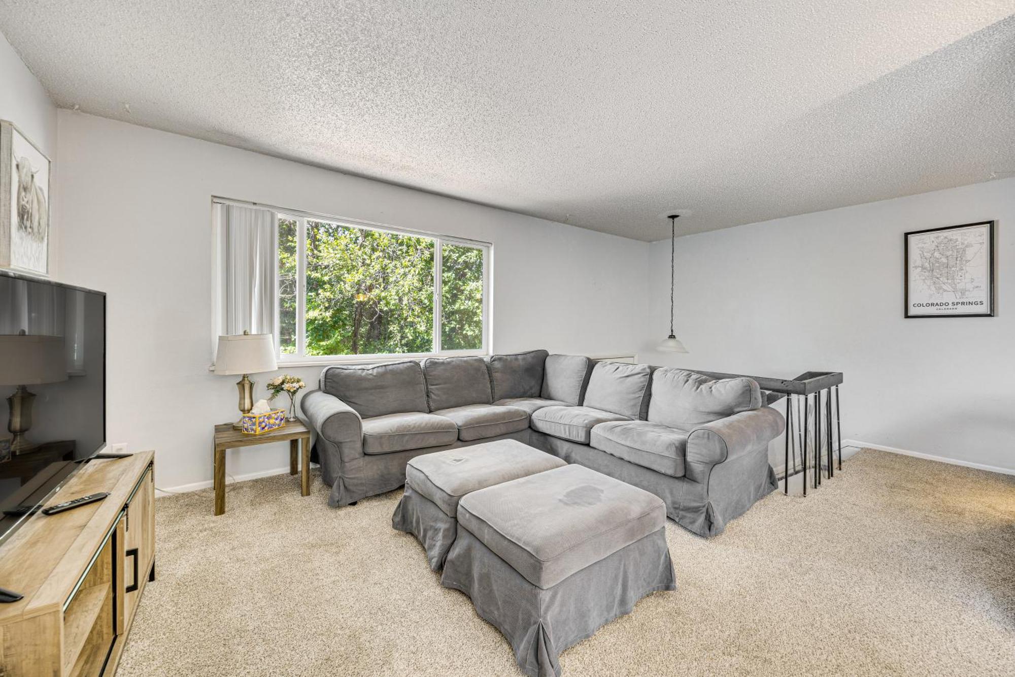 Pet-friendly With Fenced Yard! Apartment *
