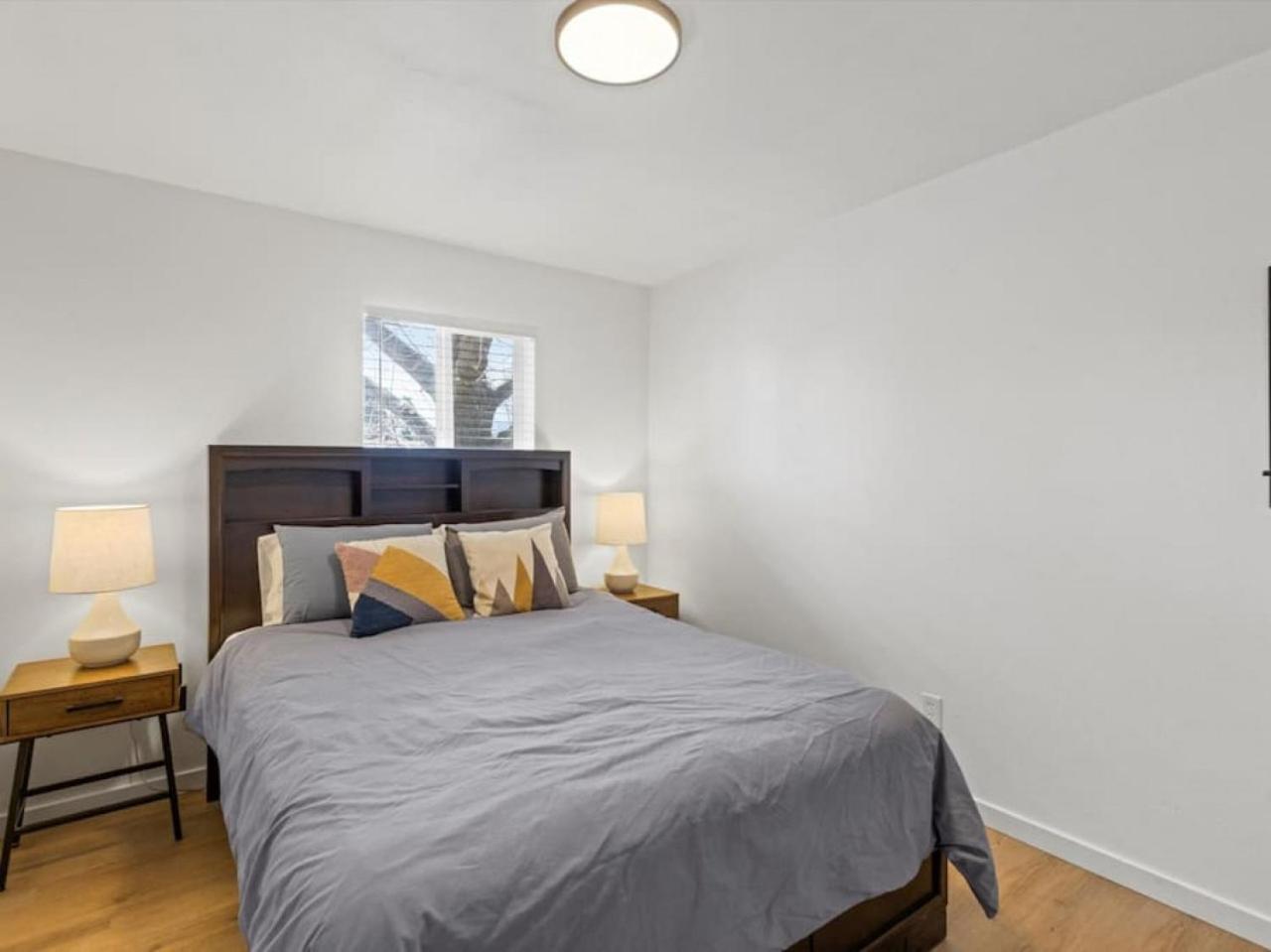 Mountain Views, Close To Attractions, Upper Unit *